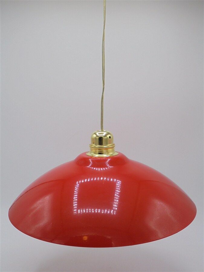 Red steel suspension