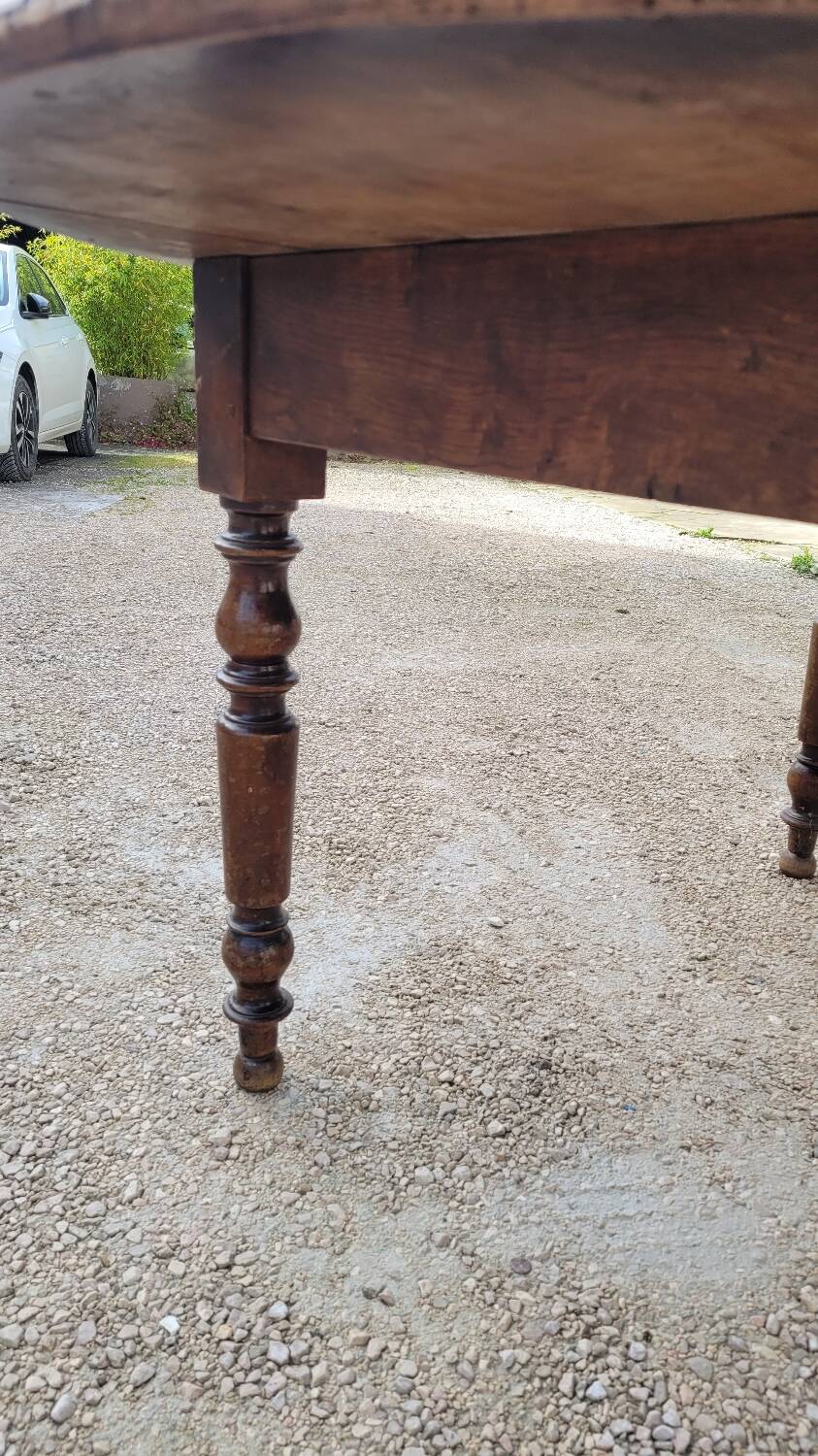 Oval Burgundy Farm Table in solid oak 19th
