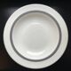 1 Porcelain dish 28 cm Wedgwood x Vera Wang “Cosmos” collection