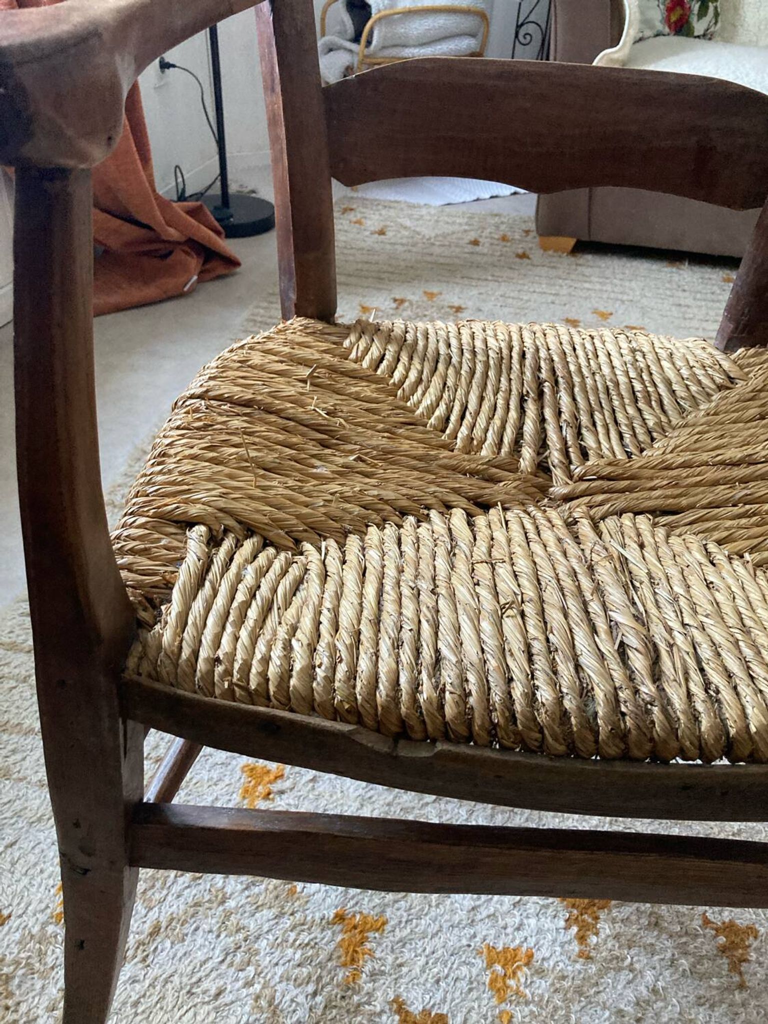 Fauteuil en paille art populaire