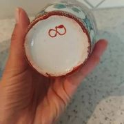 2 Japanese-style decorative vases