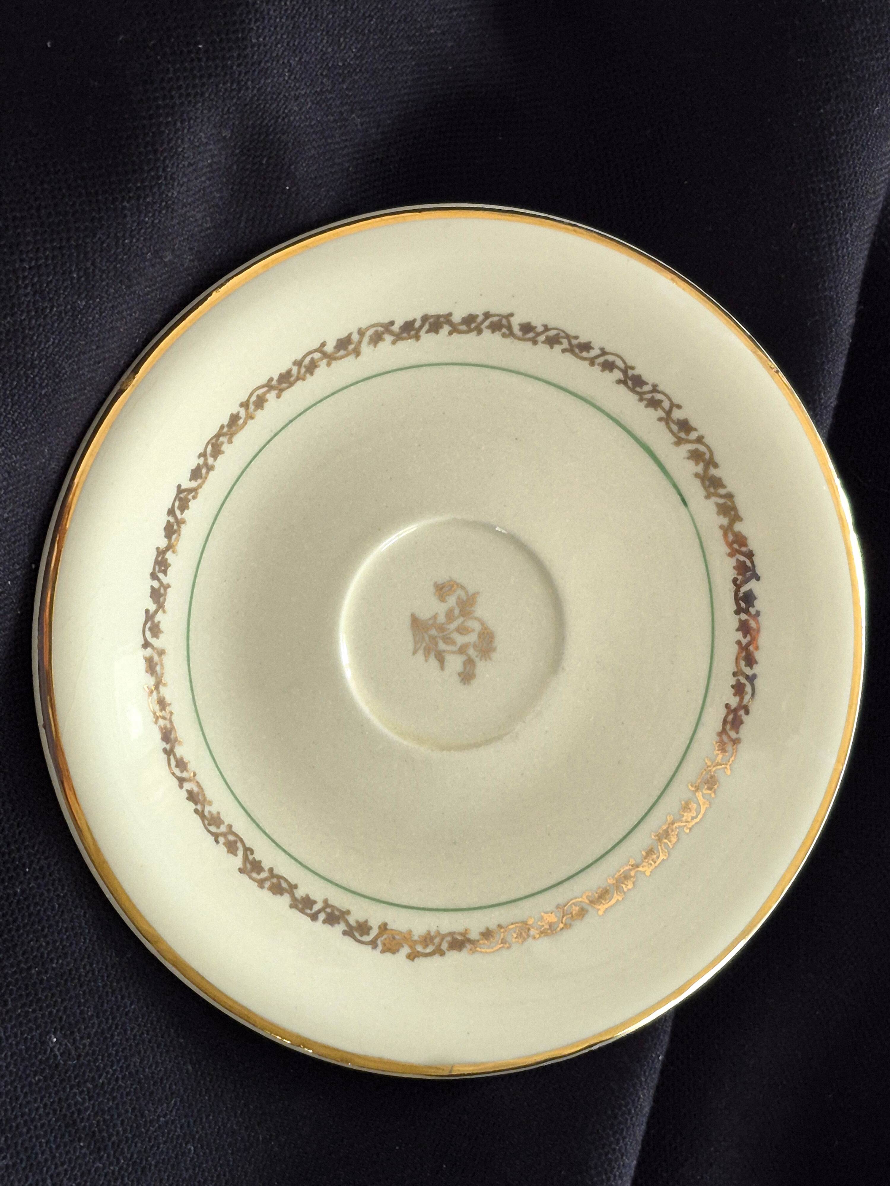 Set of 8 cups and saucers in Gien earthenware, model Valence A040.