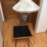 Lampe liseuse avec petite table de marque temde