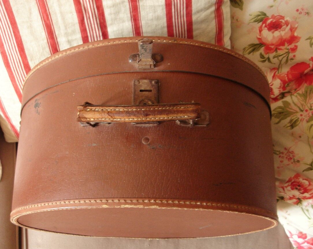 Hat box brown