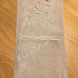 Tablecloth and 10 towels