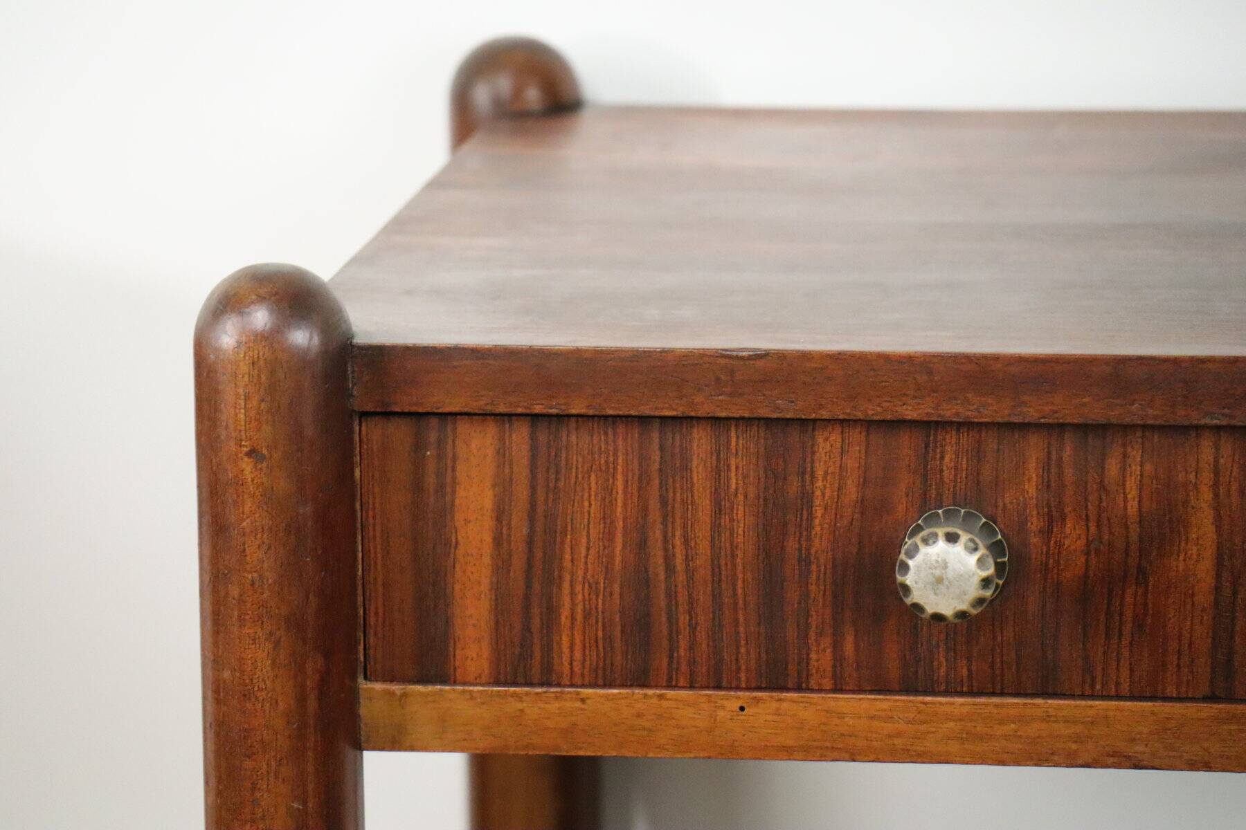 Art Deco pair of nightstands in walnut – 1940s