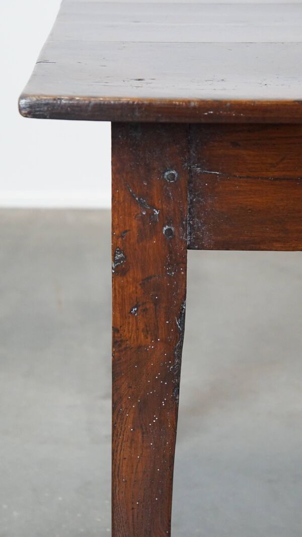 Table ancienne en bois fruitier, 2 tiroirs, France