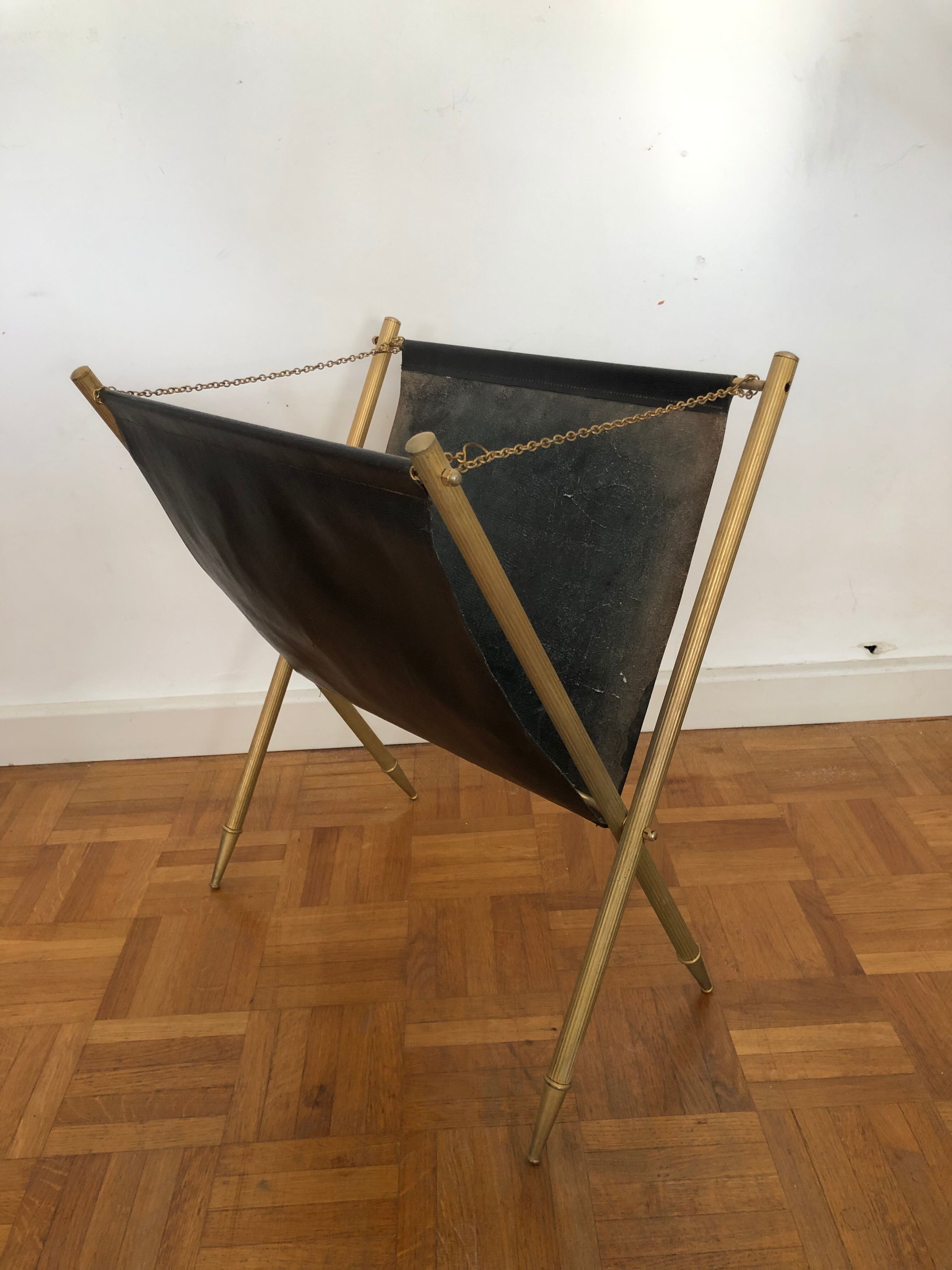 Porte revues vintage cuir et métal doré