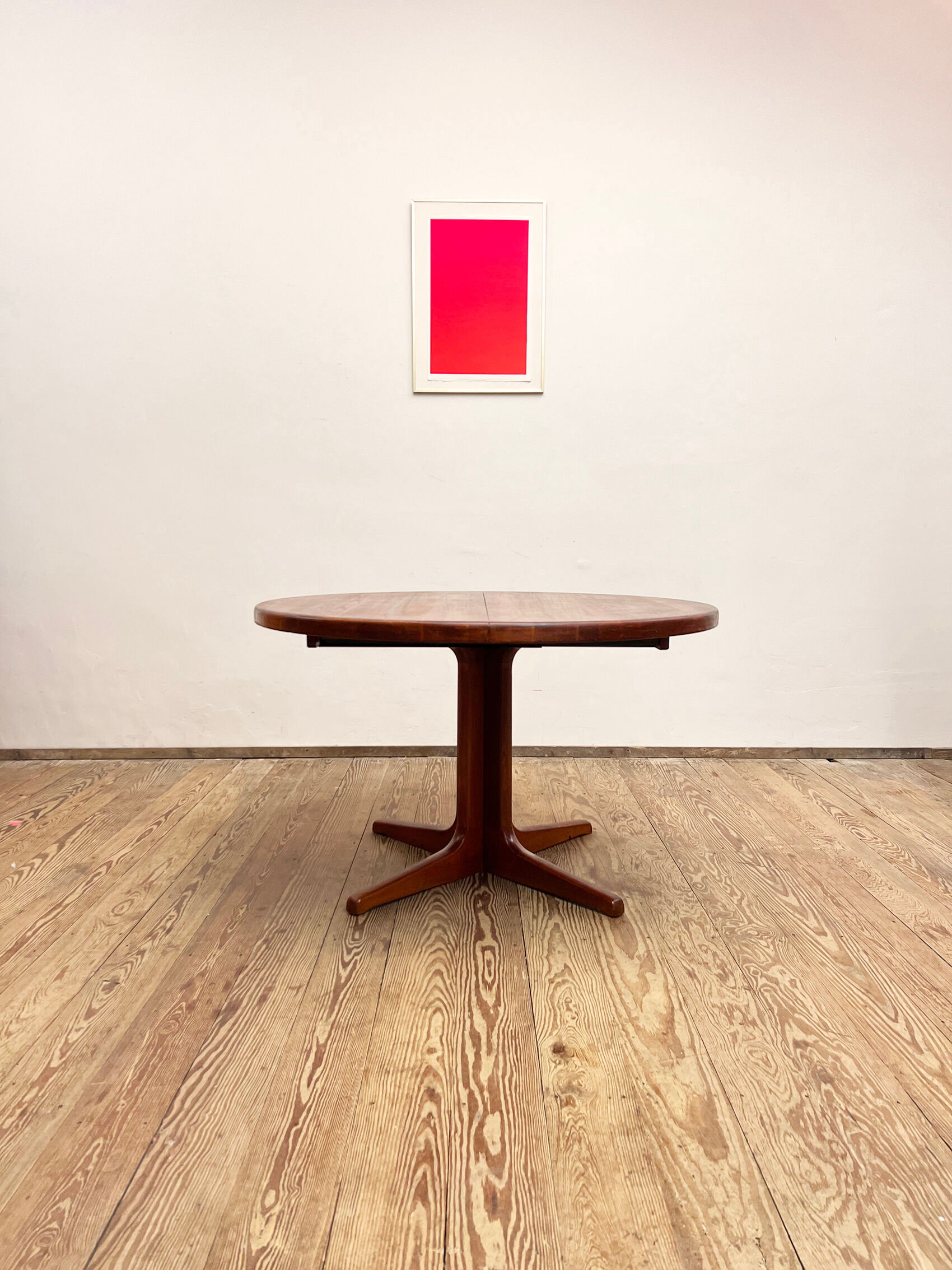 Round Mid Century Dining Table made out of massice teak wood, Denmark, 1970s