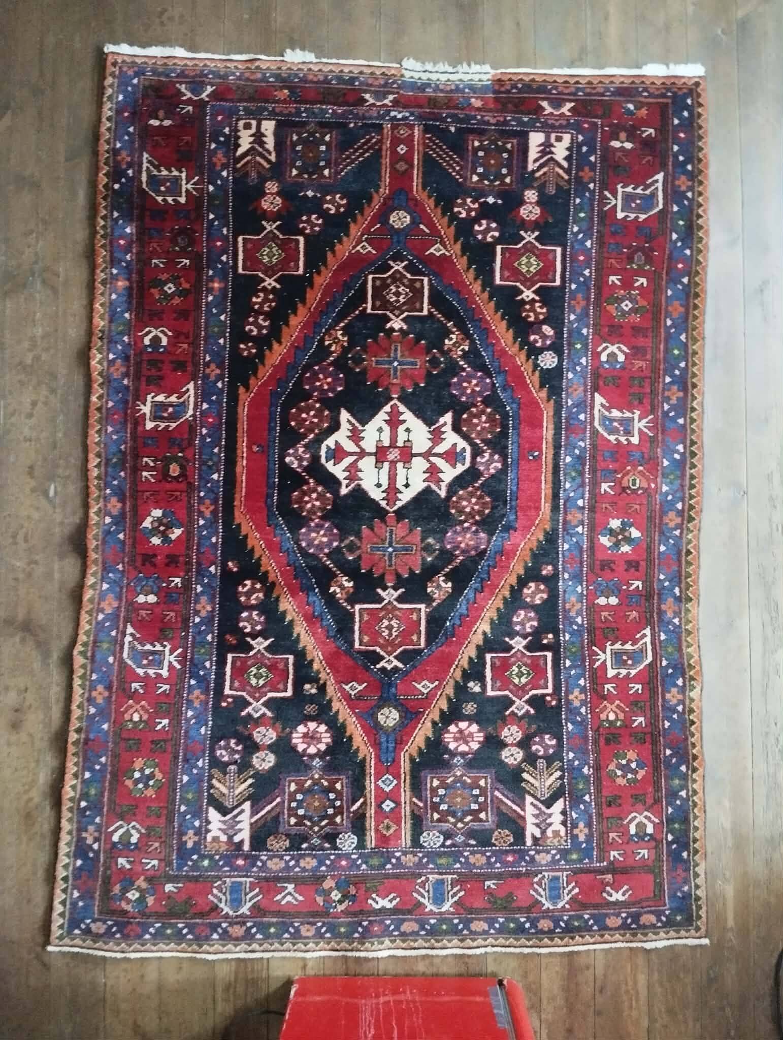 Handmade Mazlaghan Persian rug 192x134cm