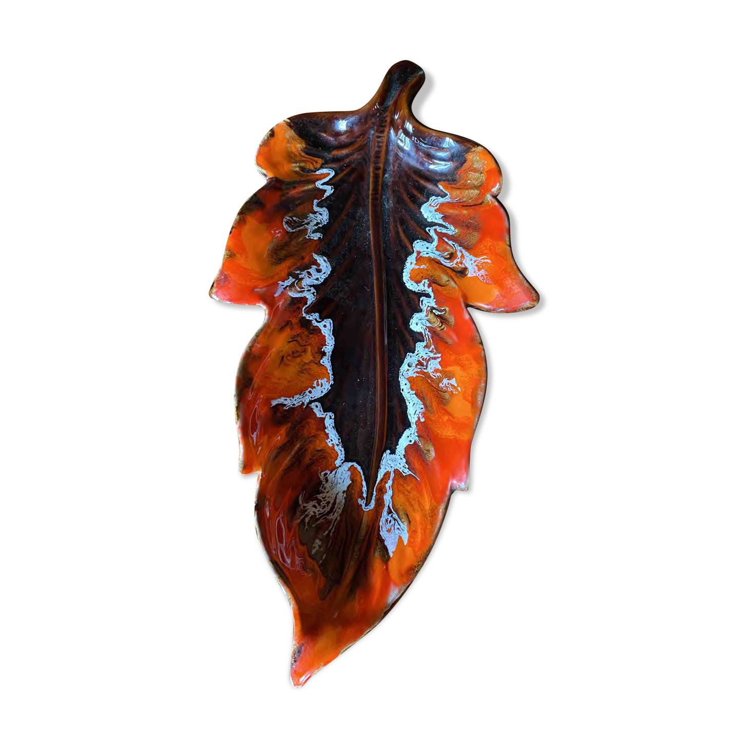Coupe Vallauris feuille rouge marron