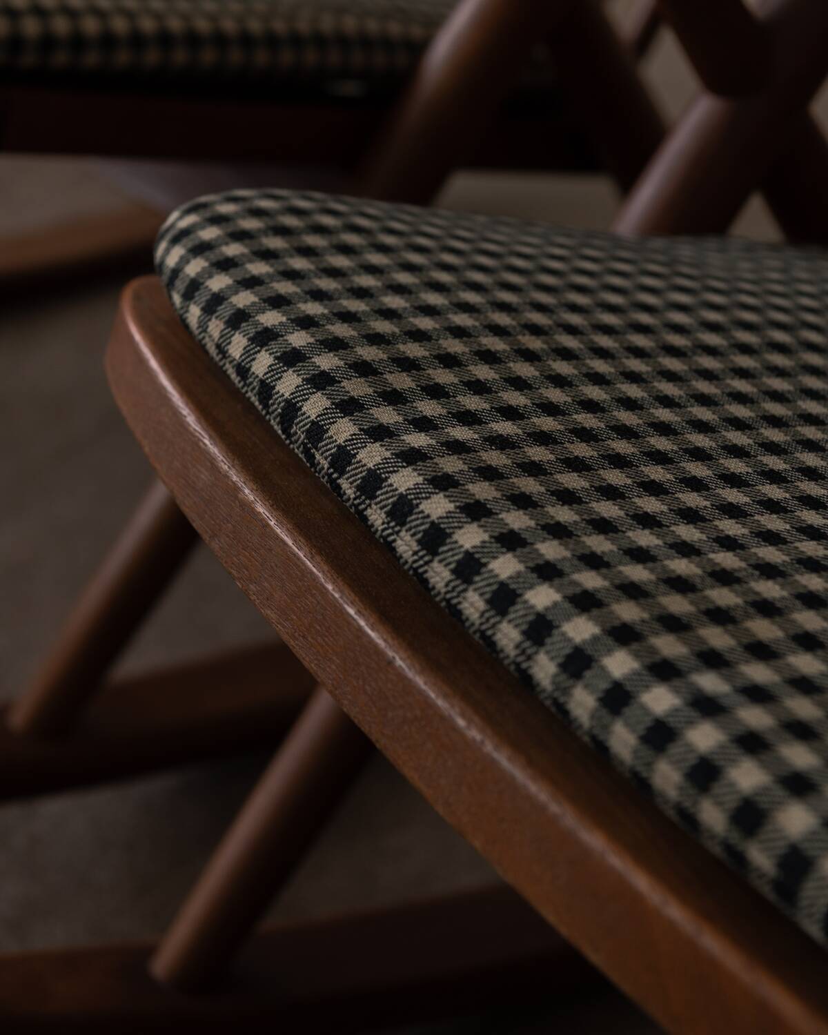 Ensemble de 2 chaises berçantes en teck danois modèle 182 Frank Reenskaug années 1950.