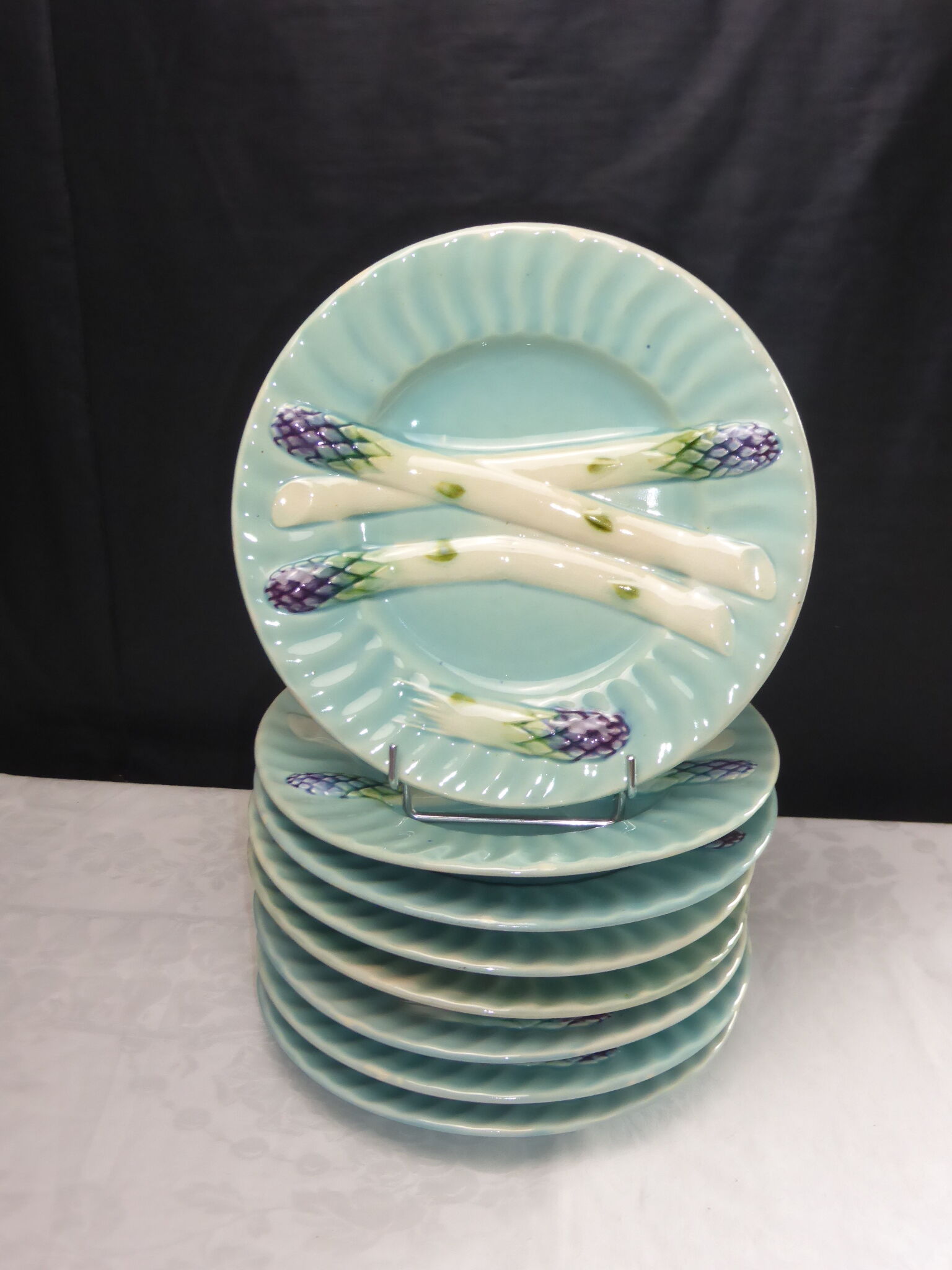 8 plates with old asparagus in slurry, early XXth century