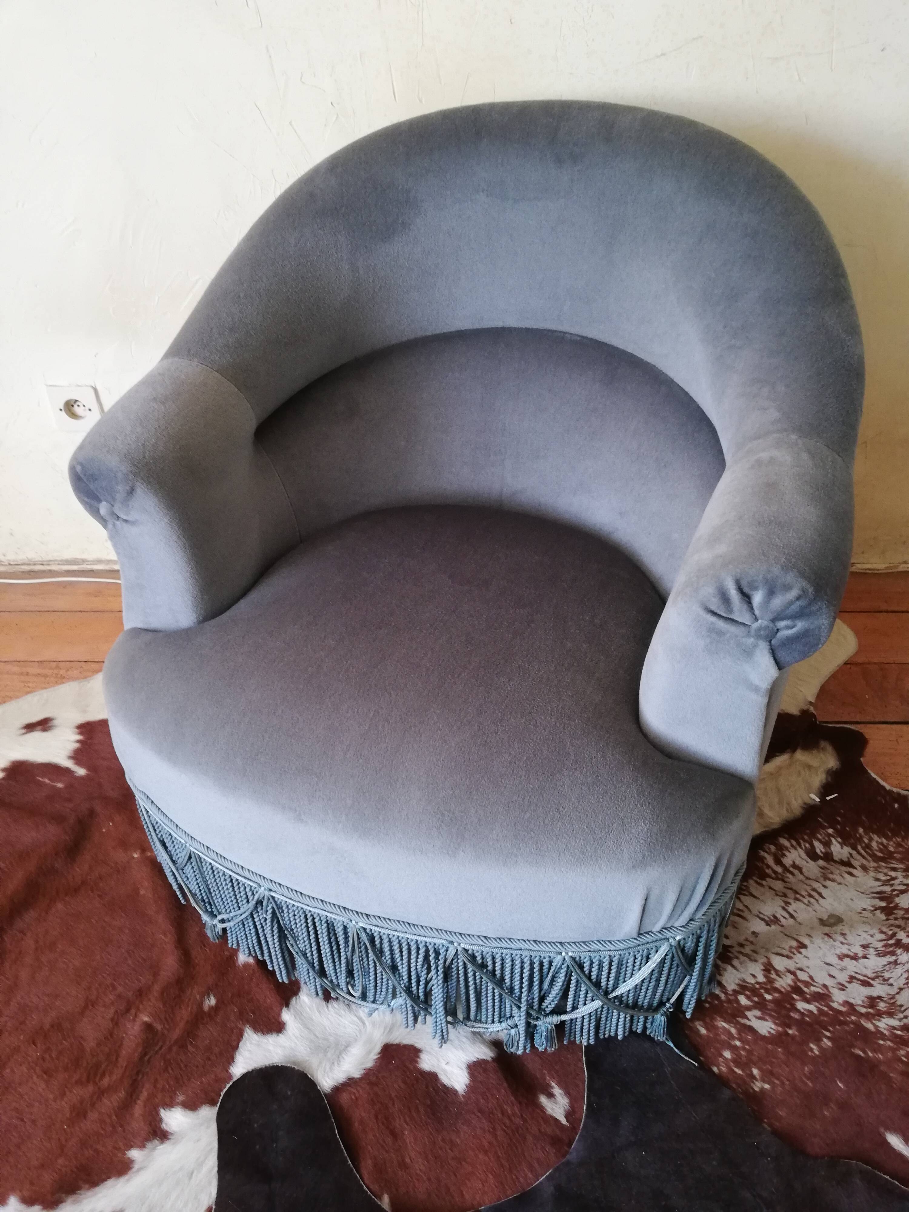 Chair toad blue fabric and fringe