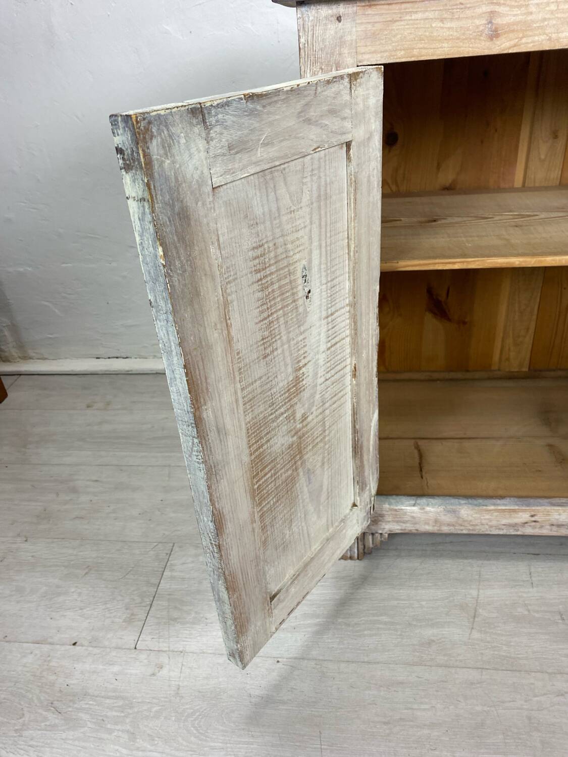 Little Parisian buffet