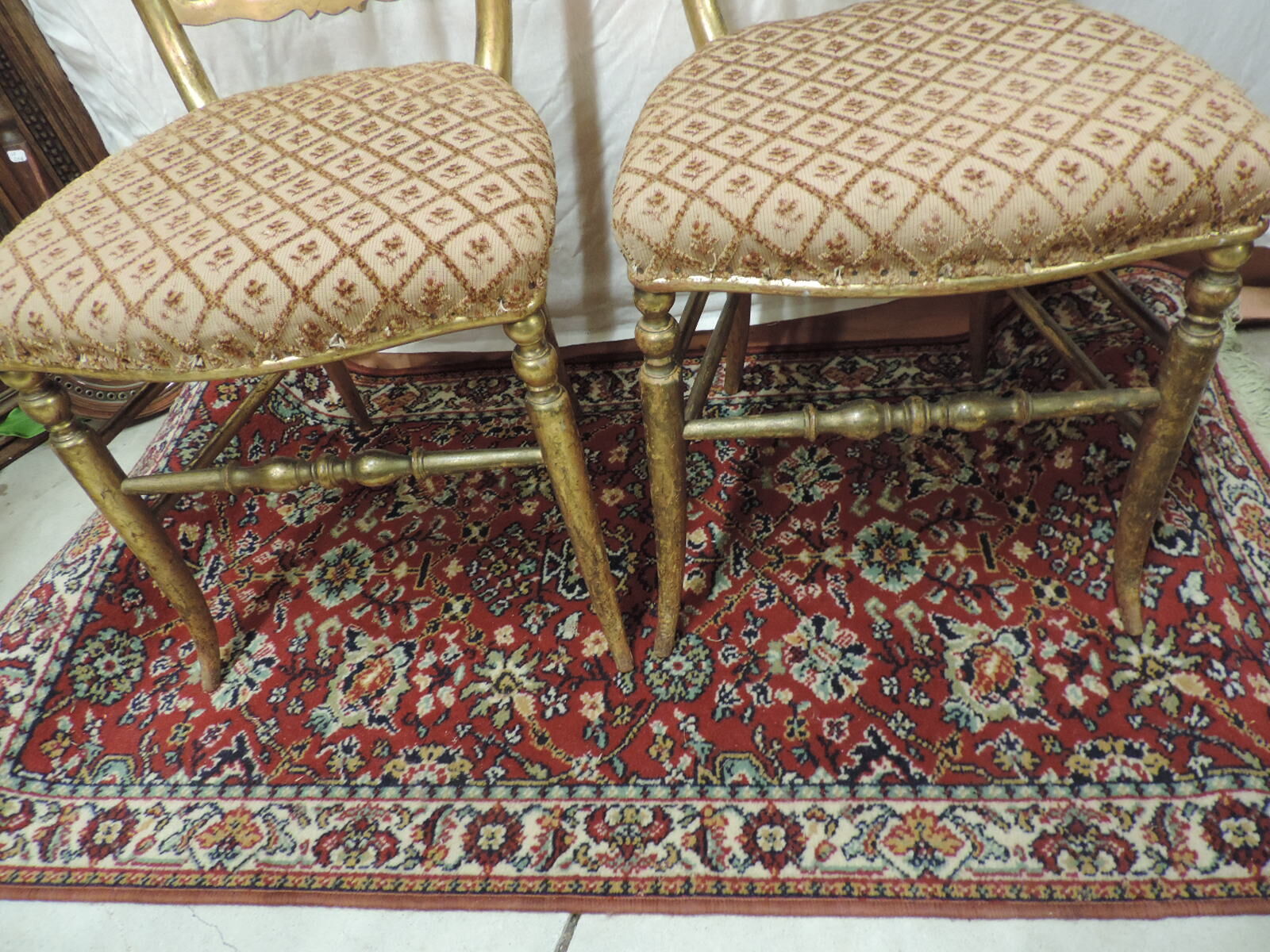Paire de chaises en bois doré NIII
