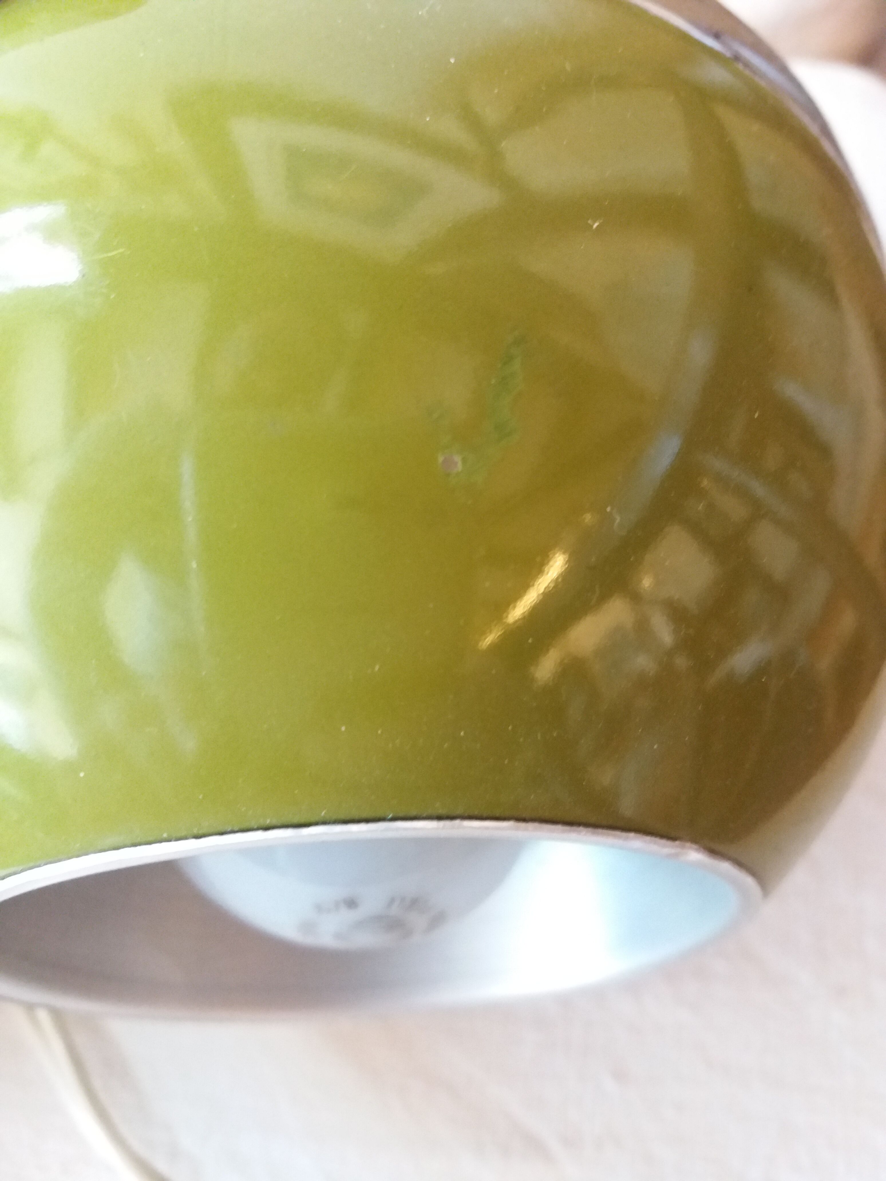 Light olive green eyeball