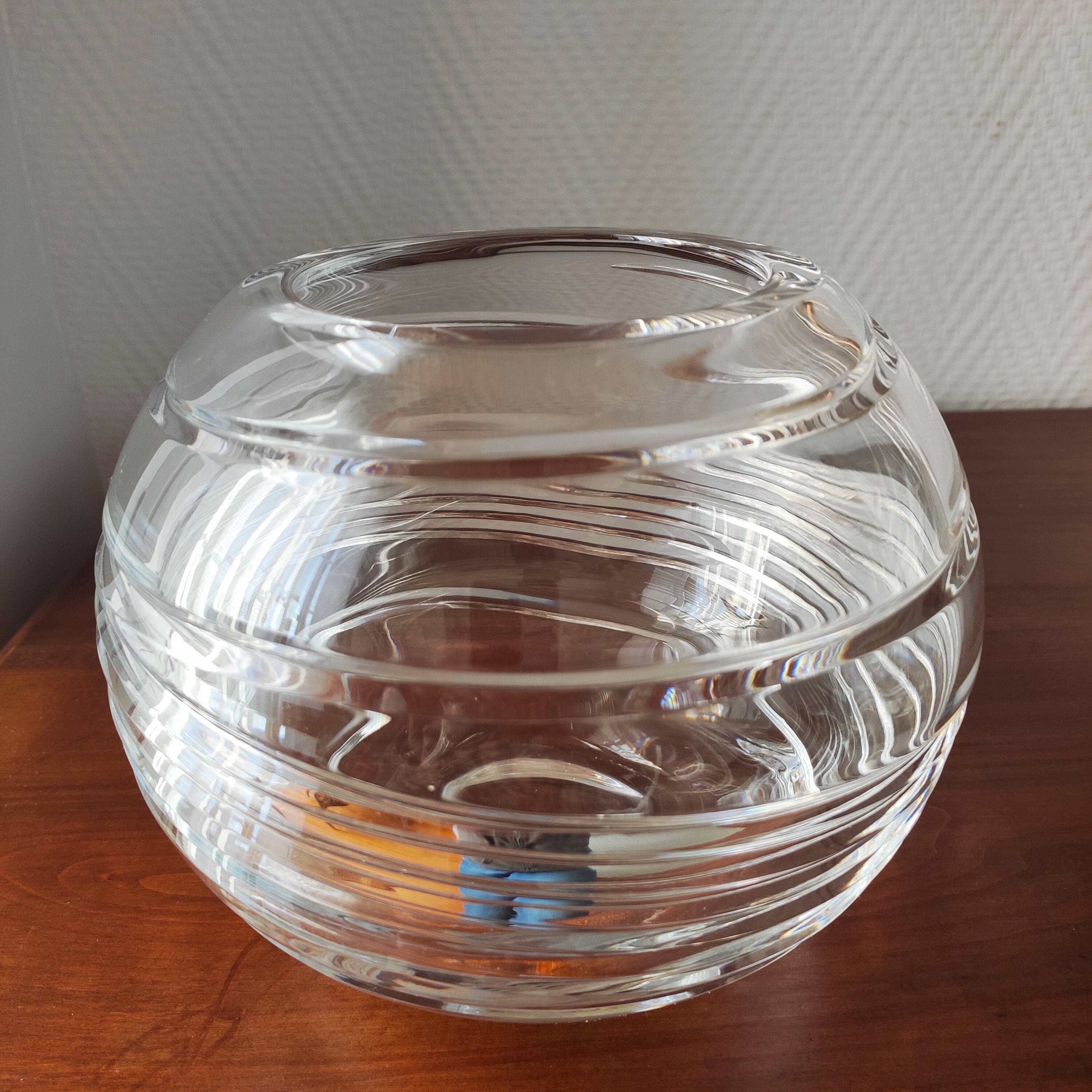 Round crystal vase