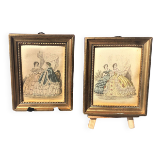 Lot de deux petits cadres portrait de marquises