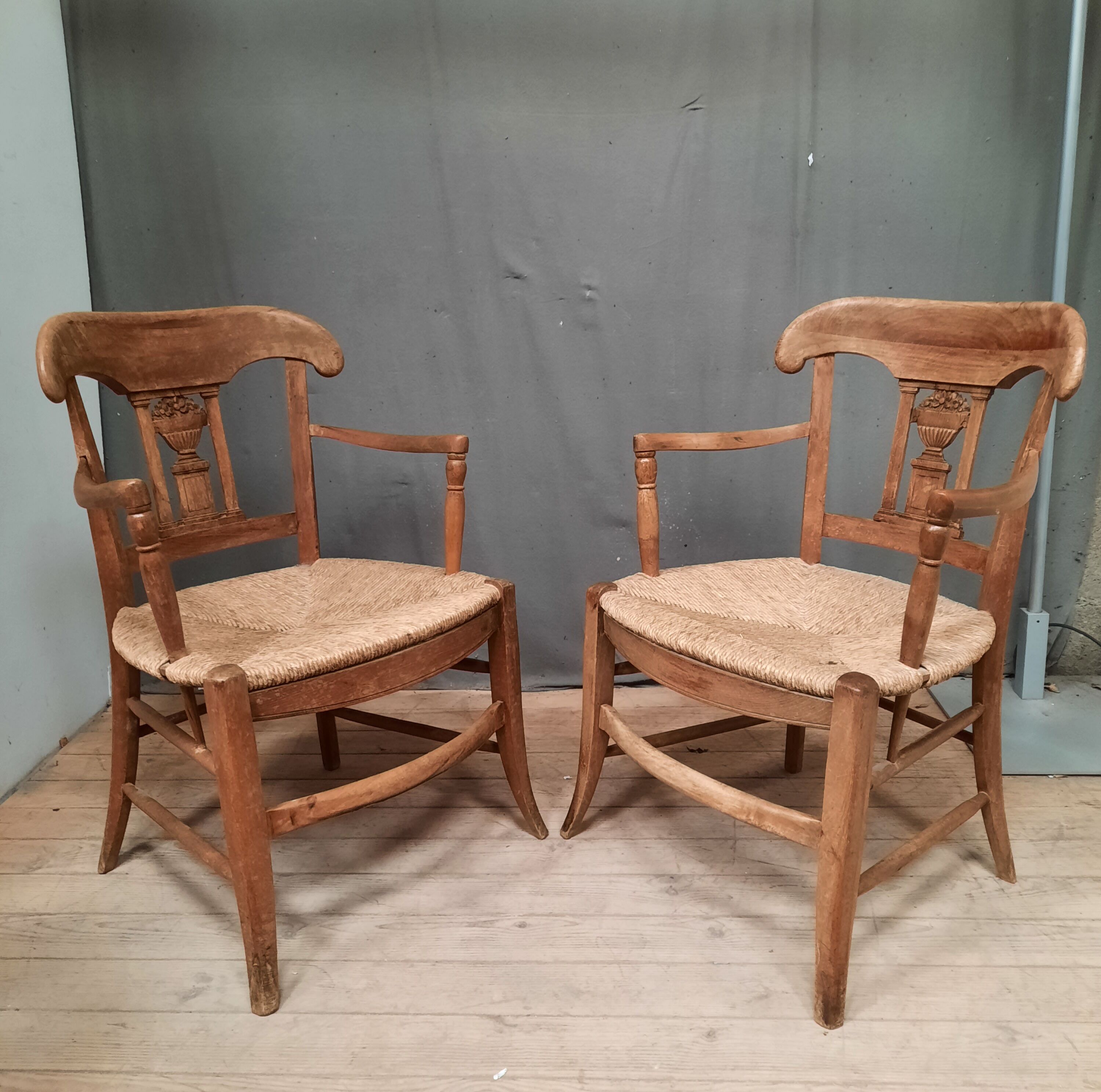 Pair of armchairs straw