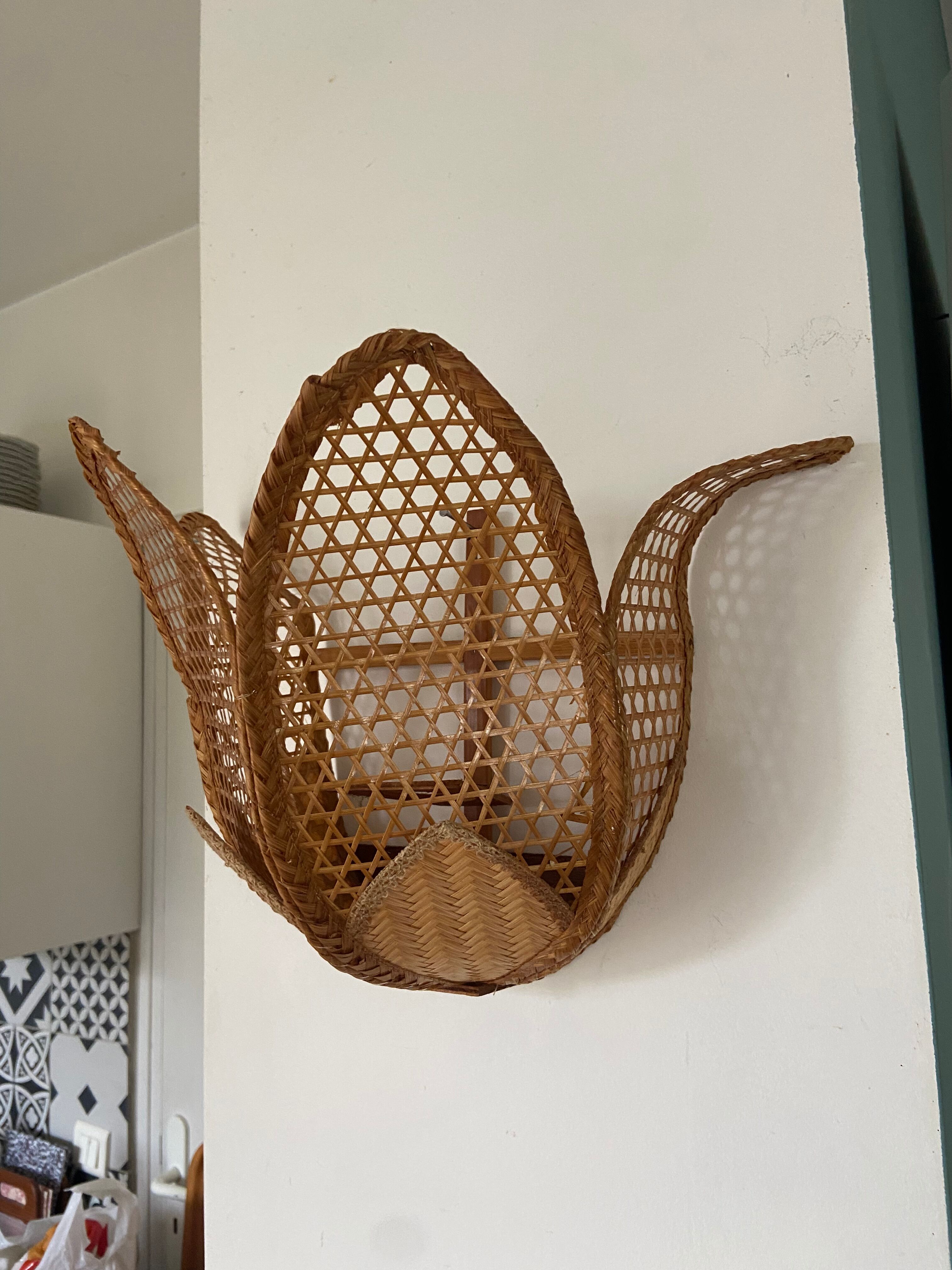 Flower wall lamp in vintage canning