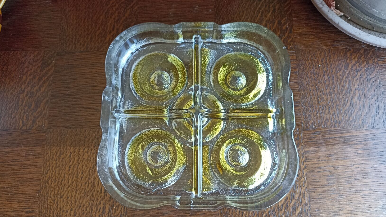 Dish with presentation compartments Walther kristallglass yellow
