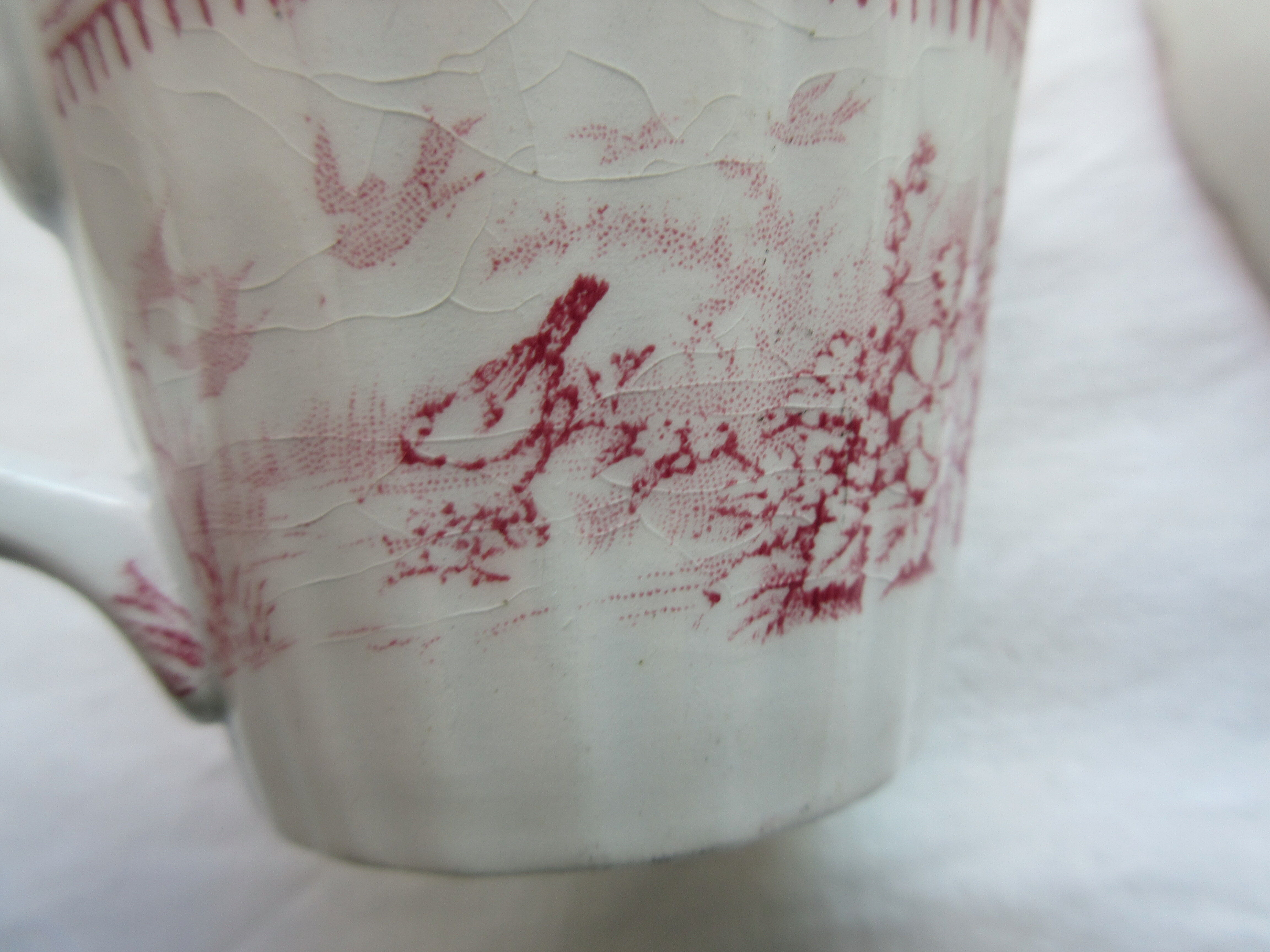 Cup and saucer Lunéville model Lace, in pink