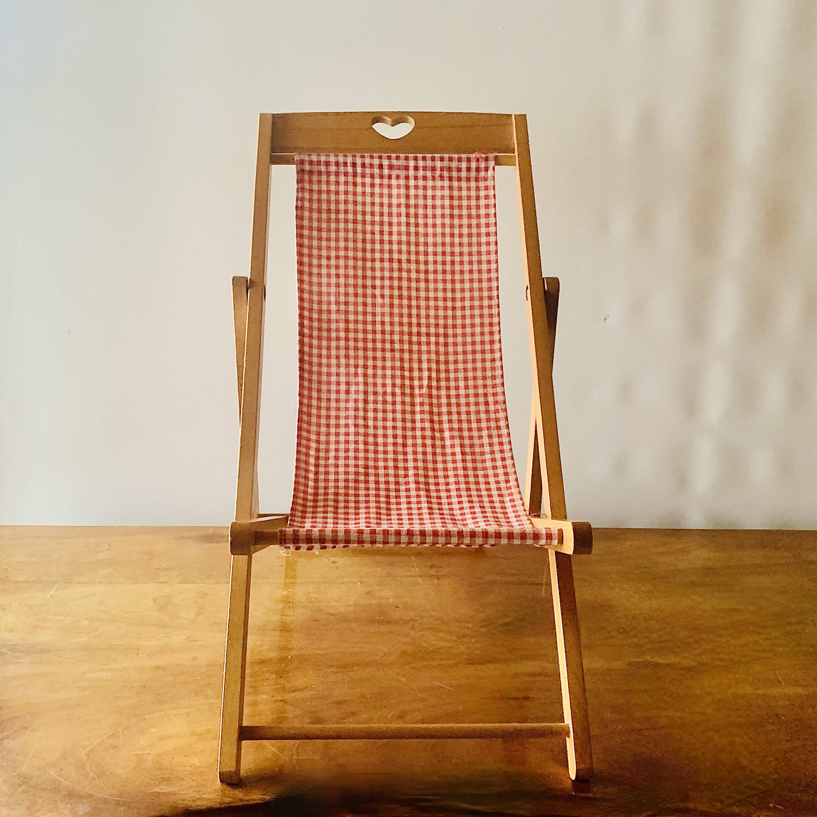Chilienne en bois vintage pour poupée