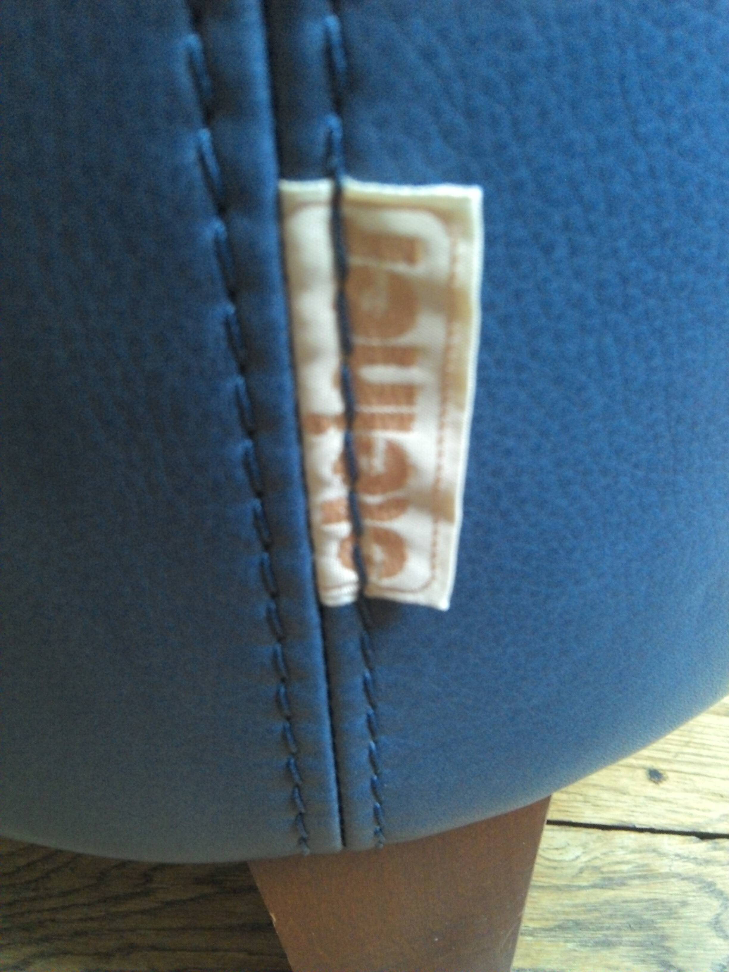 Blue diabolo armchair