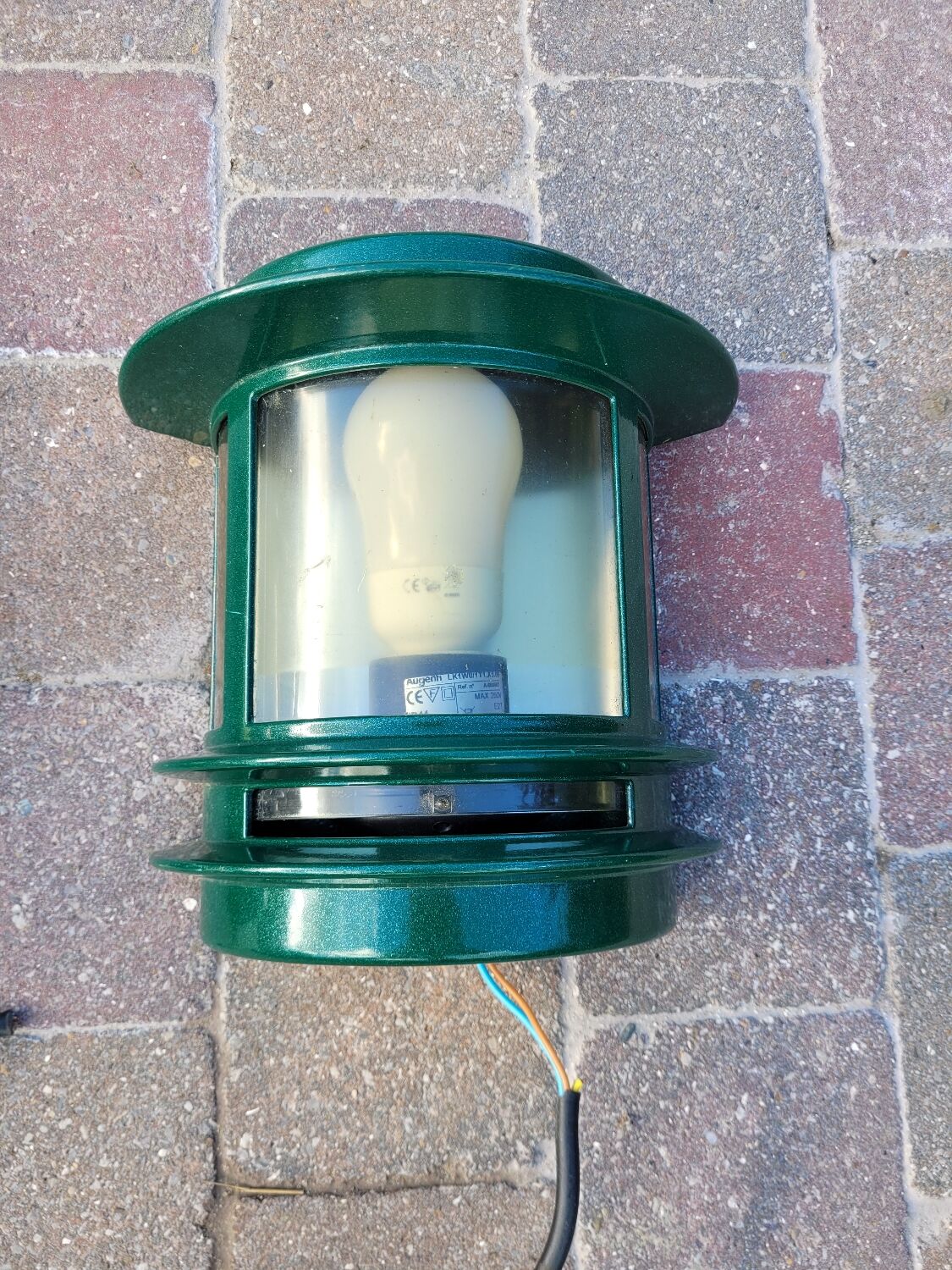 2 exterior wall lights