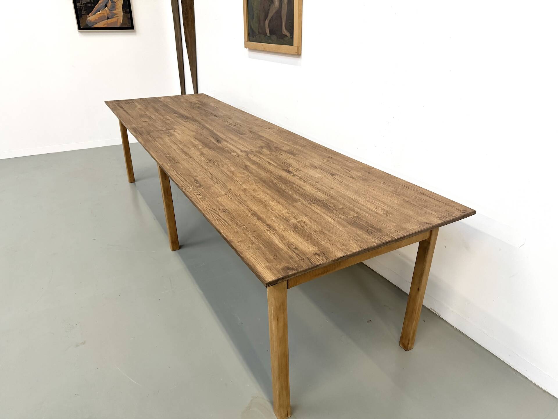 XXL table with 6 legs in solid pine and rubberwood