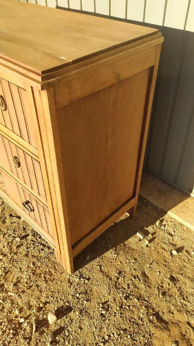Antique chest of drawers