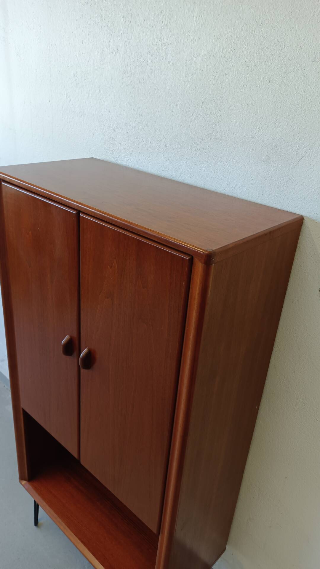 Luning teak wardrobe