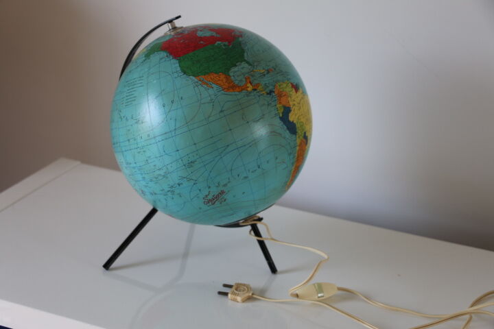 Luminous globe taride glass 1966