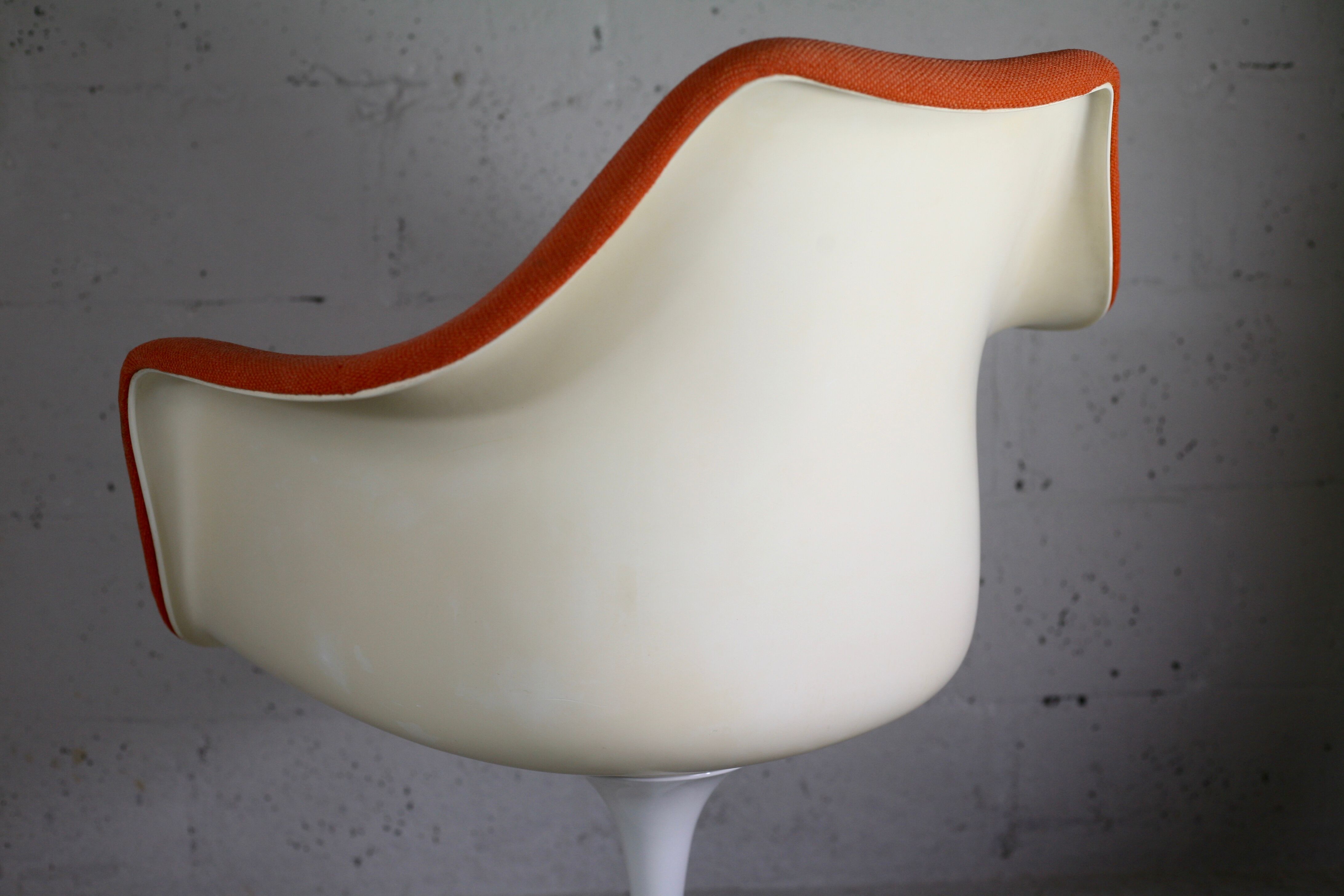 Tulip swivel armchair, Signed Knoll, Eero Saarinen, USA, circa 1960.