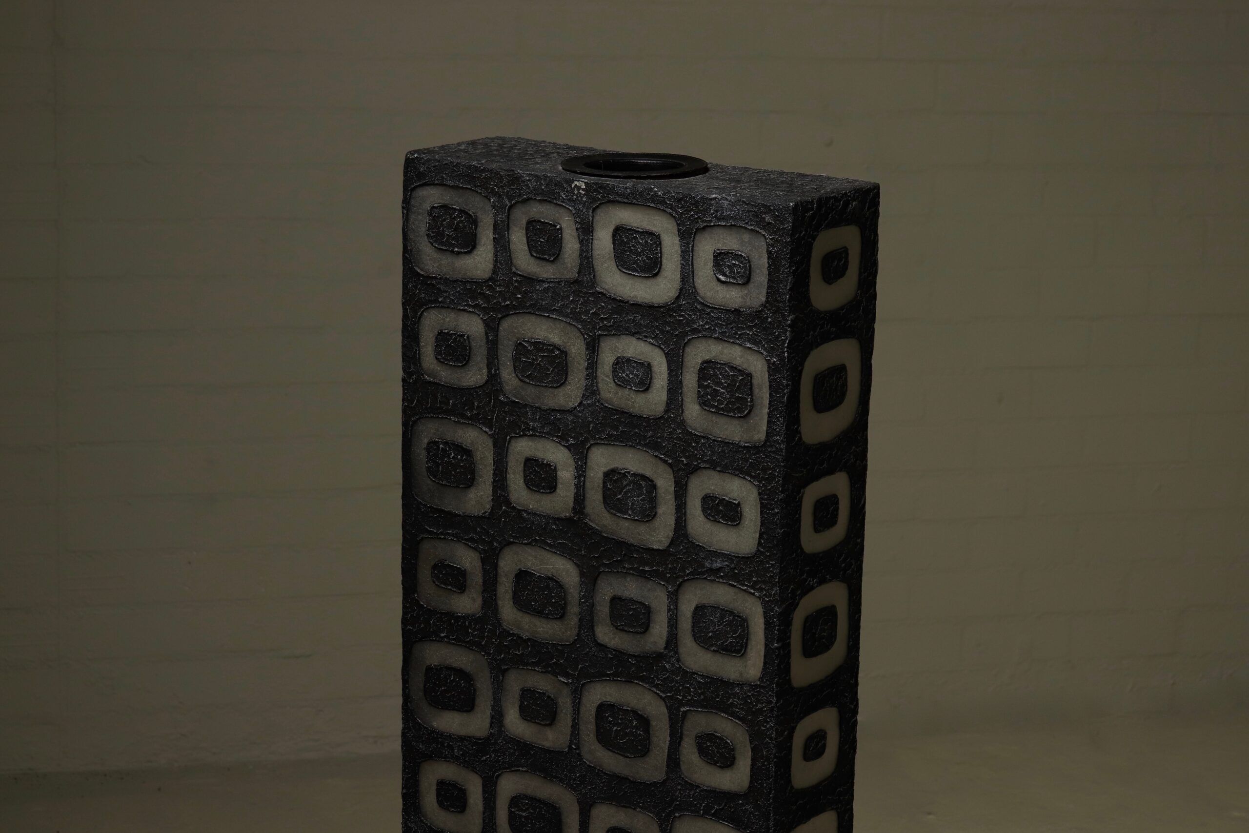 Large Italian brutalist floor lamp 1970s
