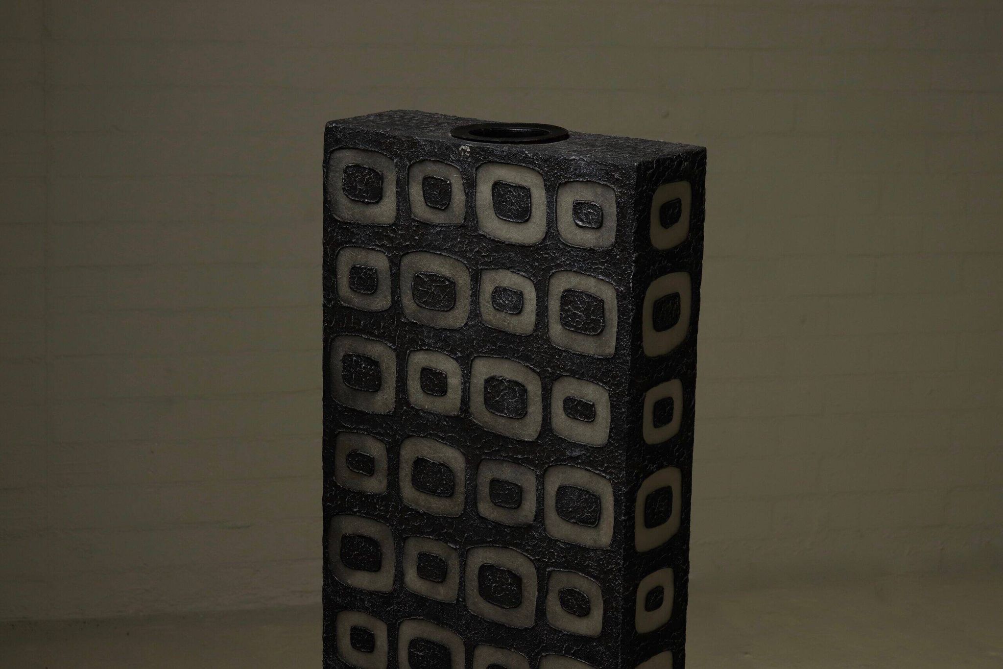 Large Italian brutalist floor lamp 1970s