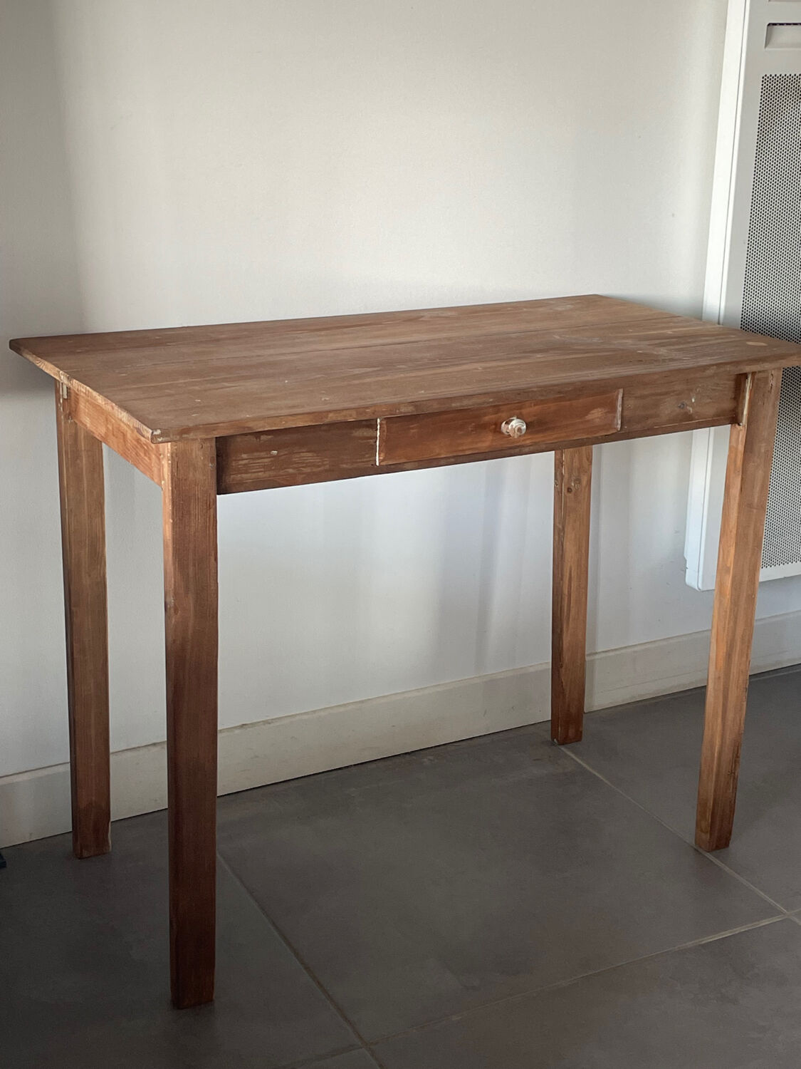 Rectangular wooden desk table