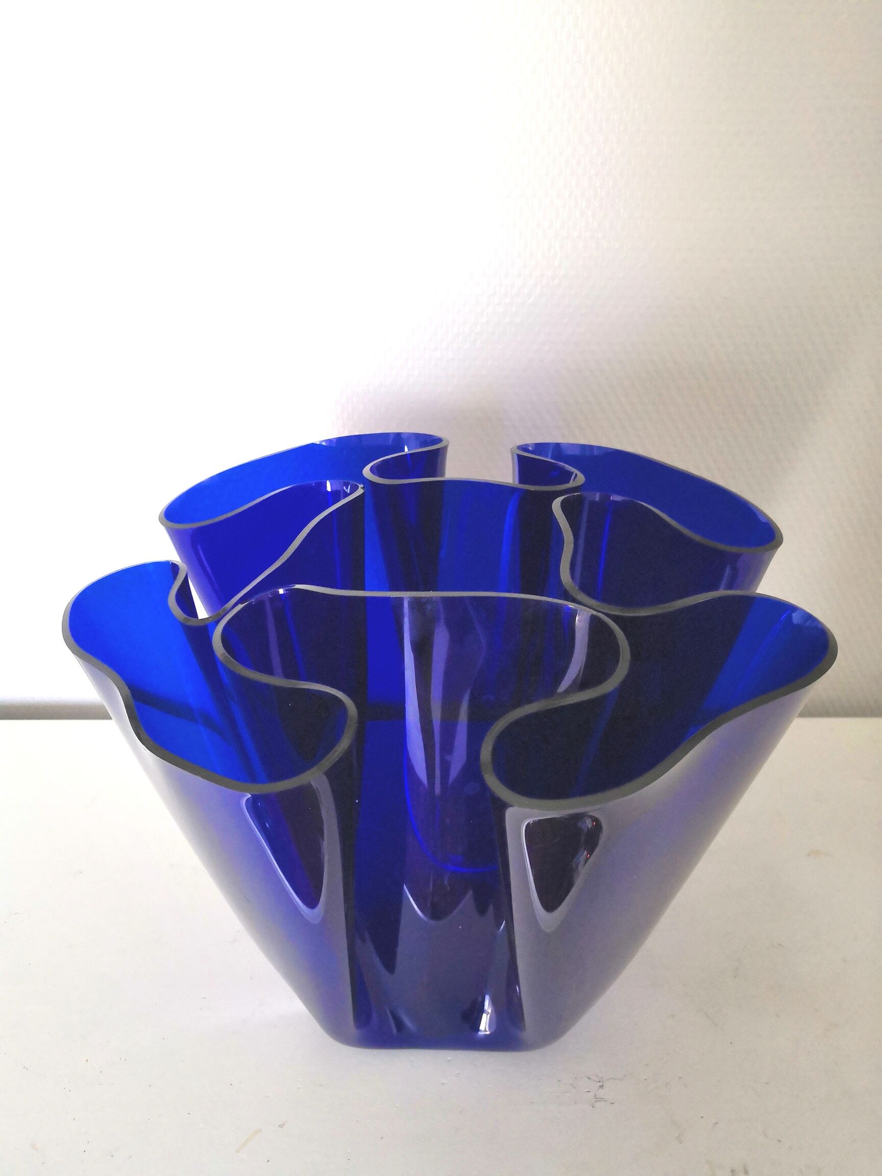 Blue handkerchief vase in plexiglass 70s