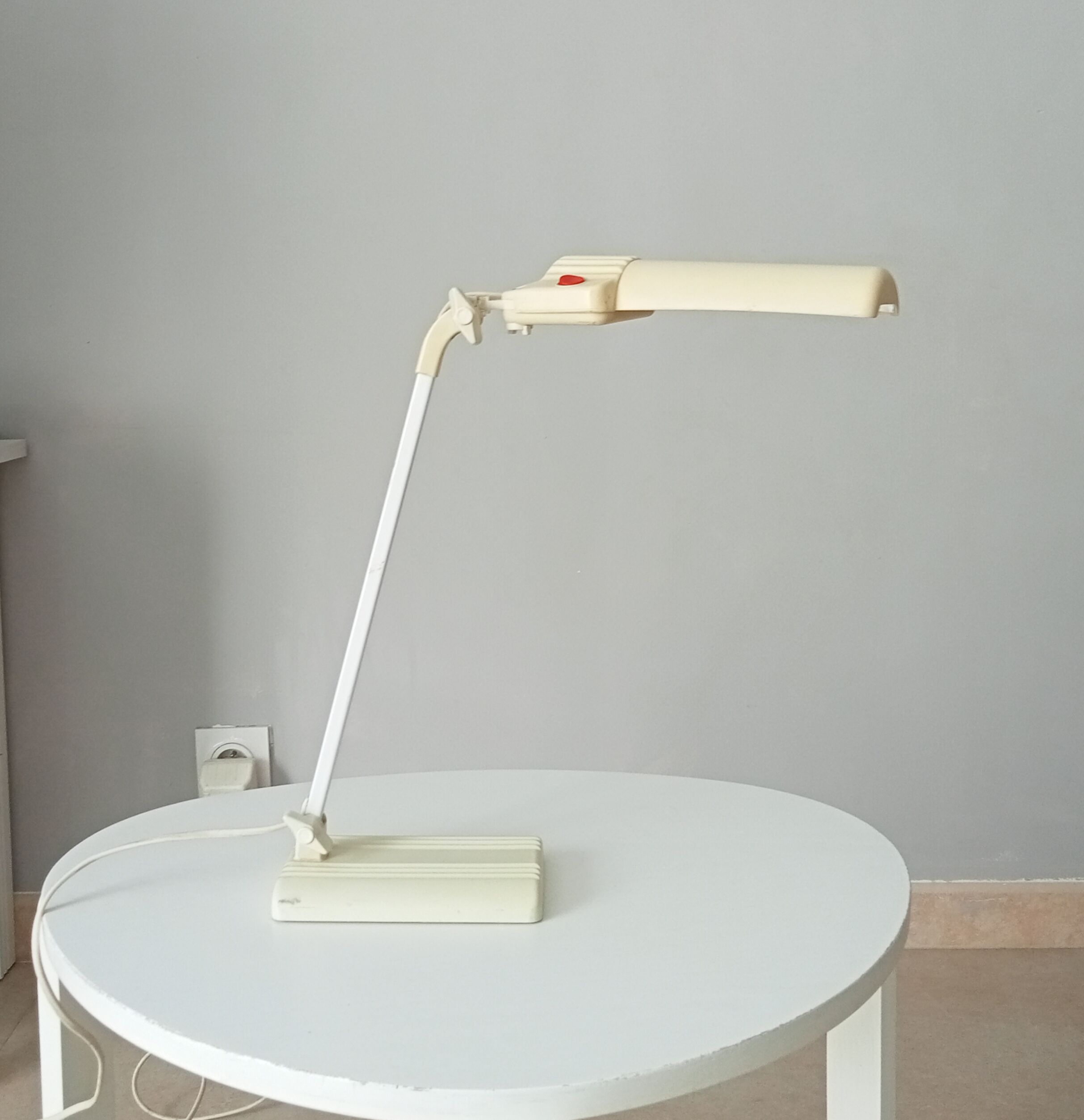 Lival 70s desk lamp