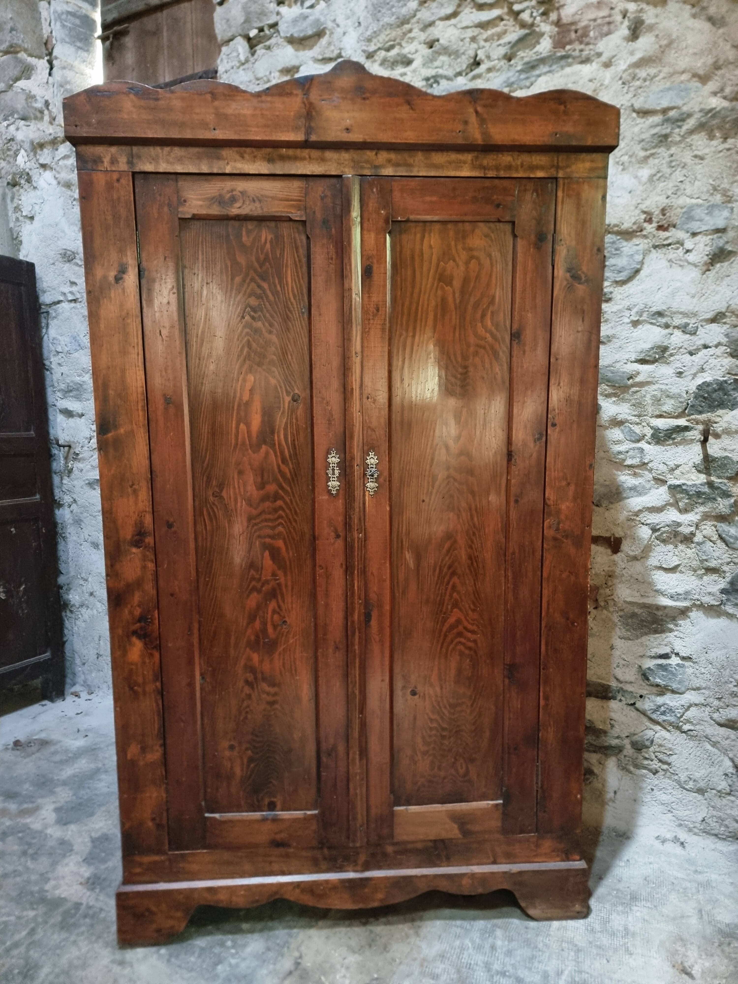 Antique French pine bonnetière – rustic country wardrobe – circa 1900–1920