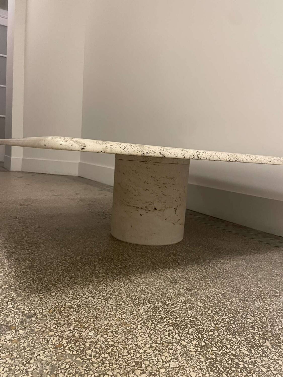 Table basse en travertin, Angelo Mangiarotti, Italy, 1970s