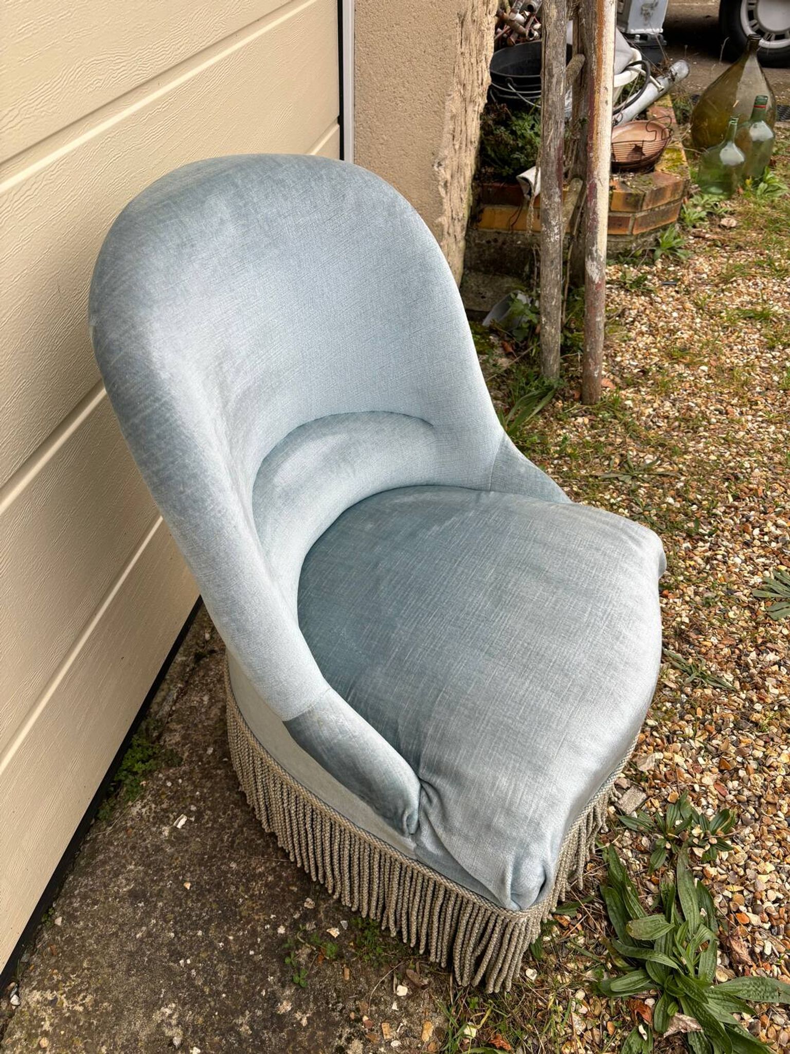 Fauteuil crapaud en velours bleu ciel