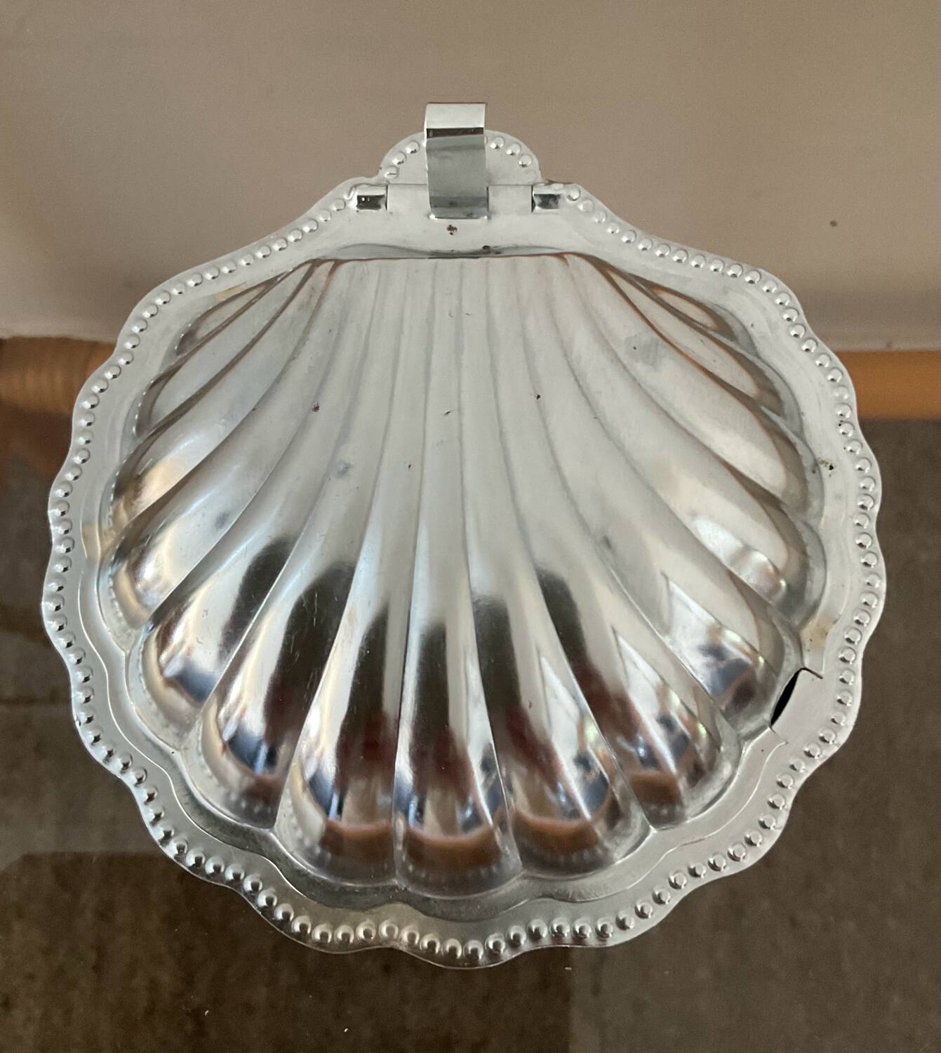 Beurrier vintage coquillage en verre et inox