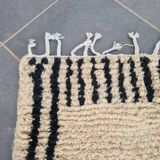 Handmade natural wool Berber rug size 1.5/2.5 m