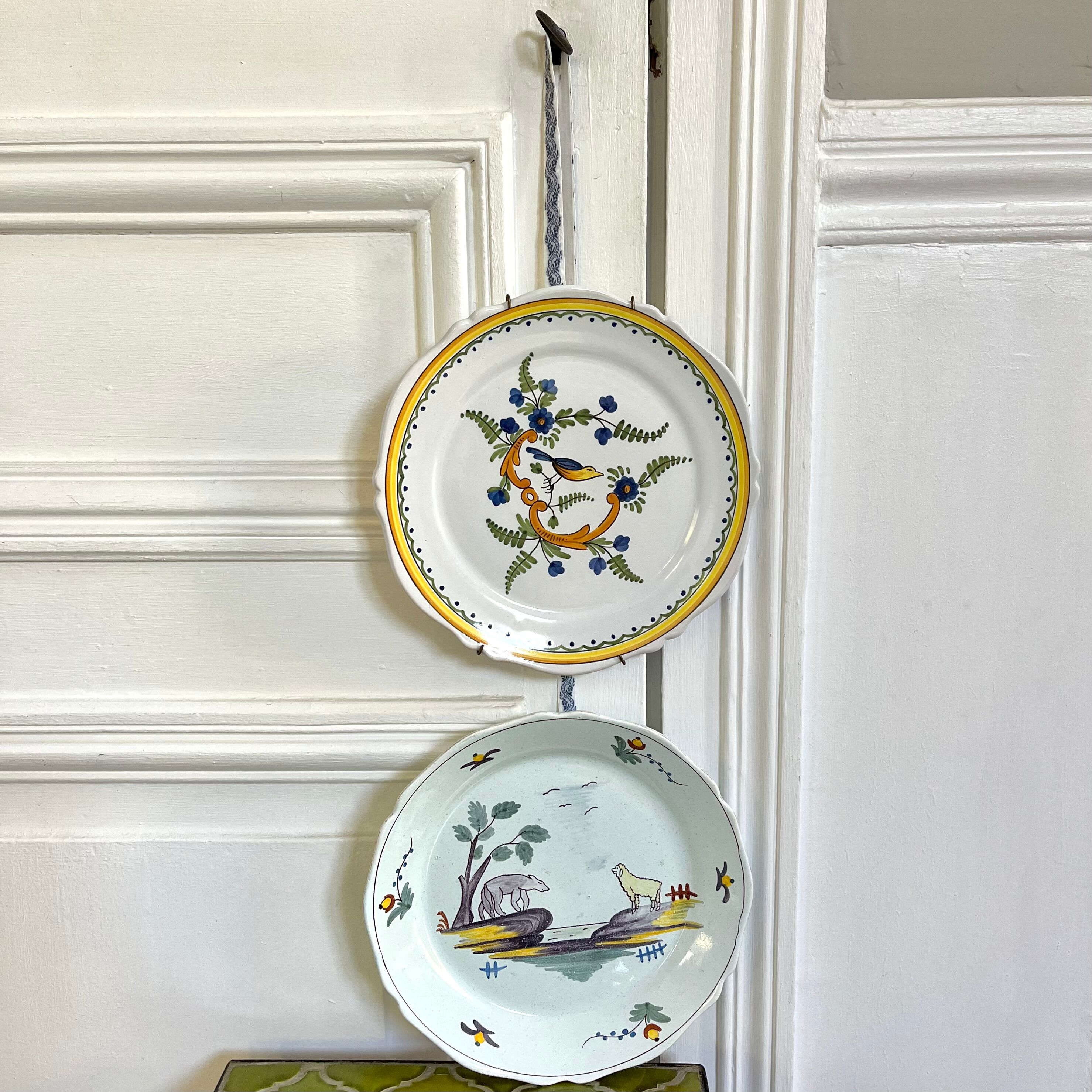 Decorative ceramic plate