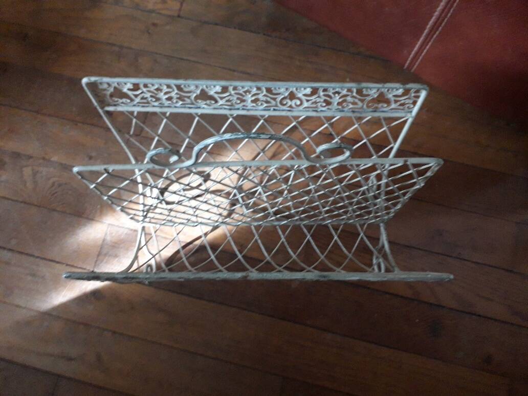Magazine rack