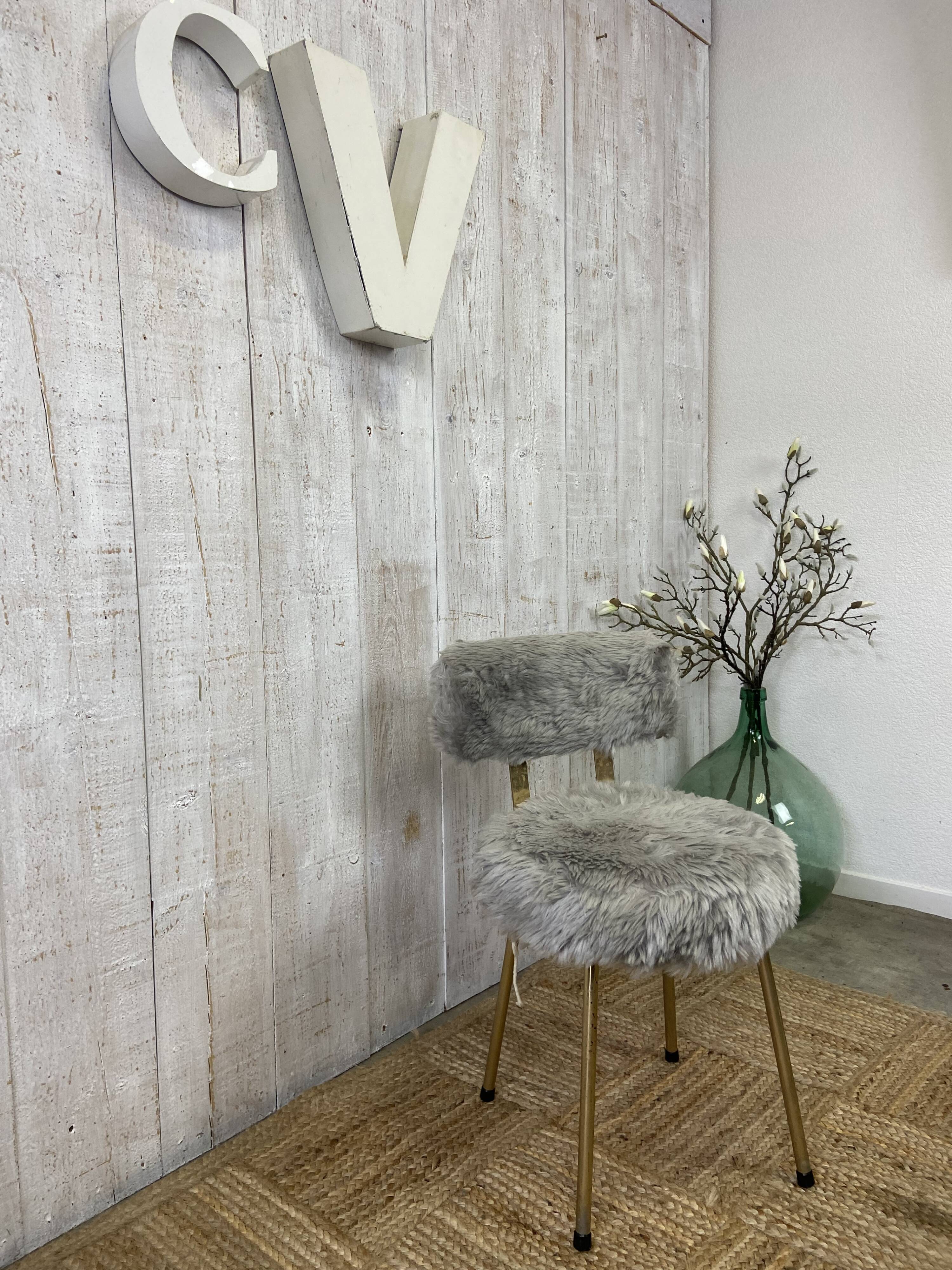 Pelfran fluffy chair