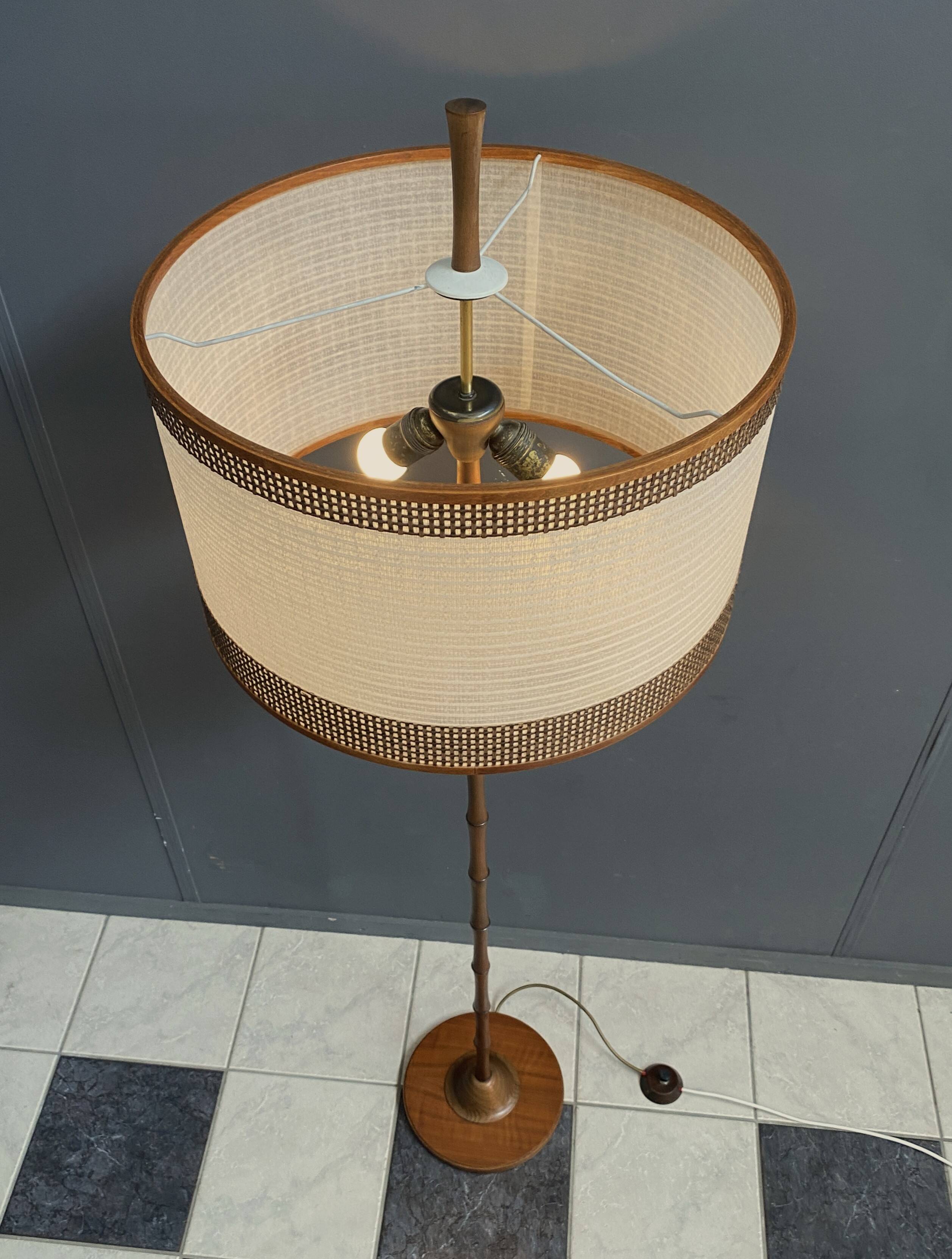 Bamboo-look floor lamp with large white shade