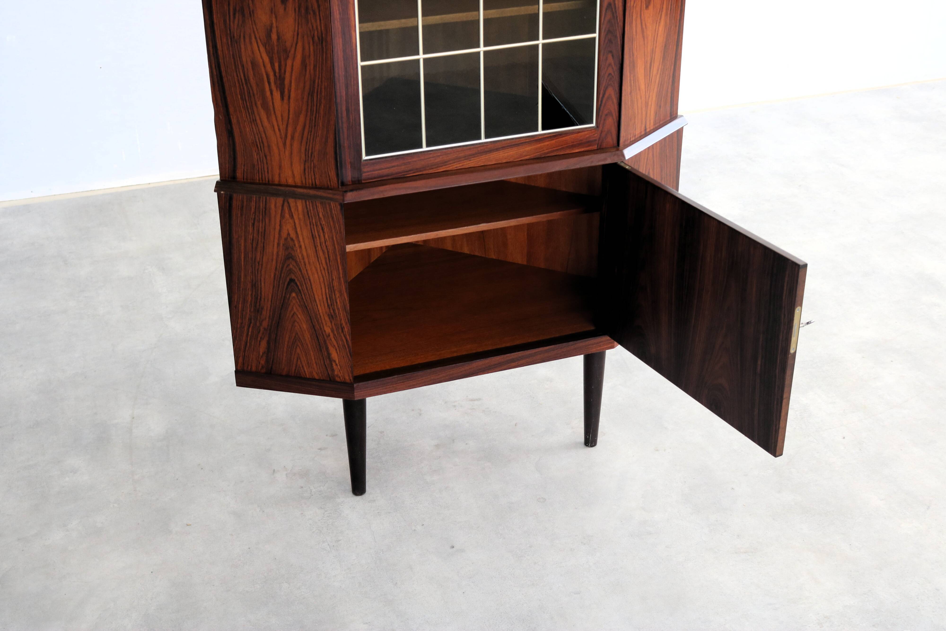 Vintage display cabinet | corner cabinet | 1960s | Danish